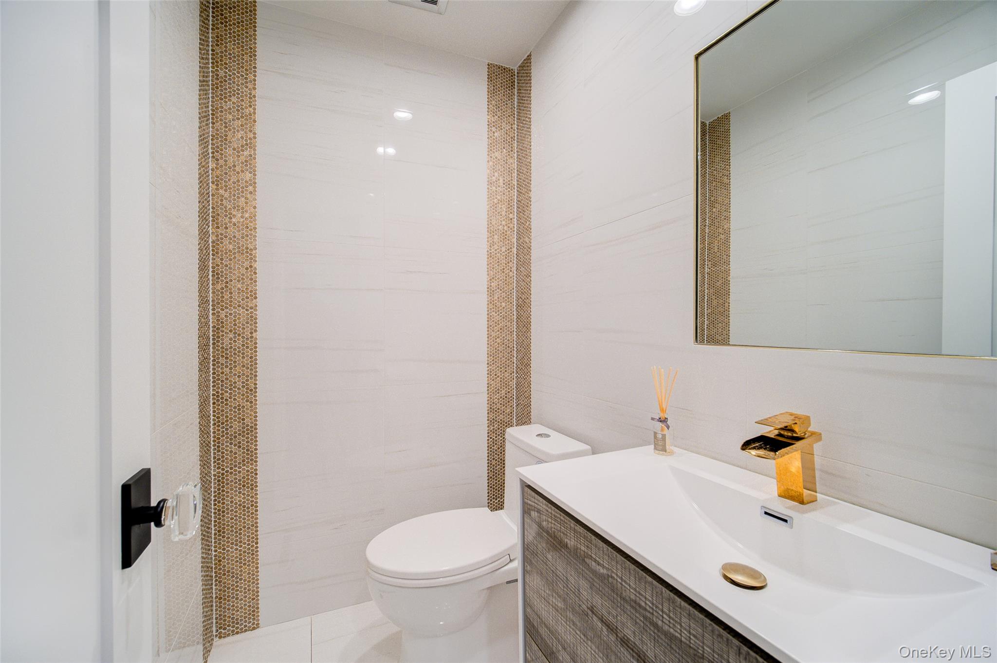 #7 photo, 4 Ayr Court, Airmont , NY 10901