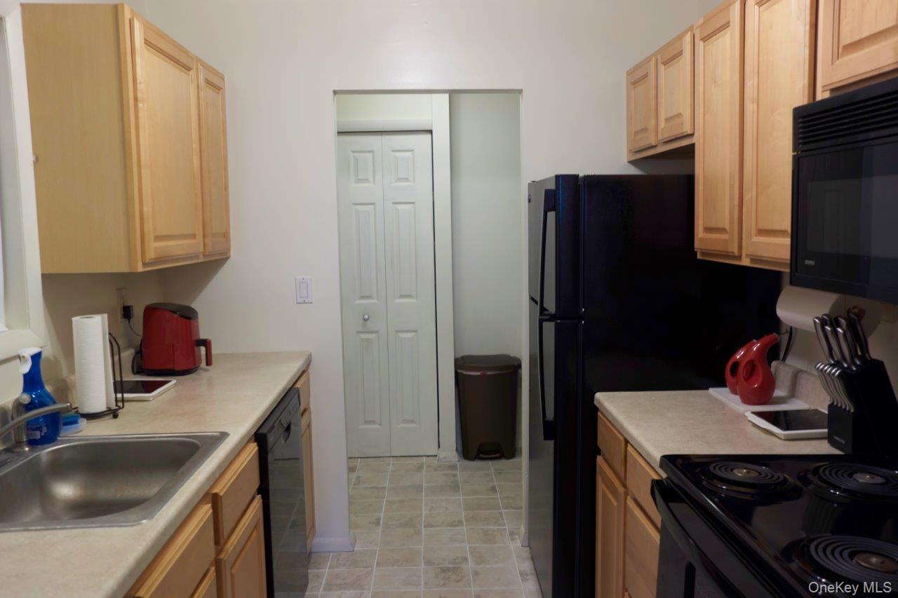 #4 photo, 76 Sterling, Beacon , NY 12508