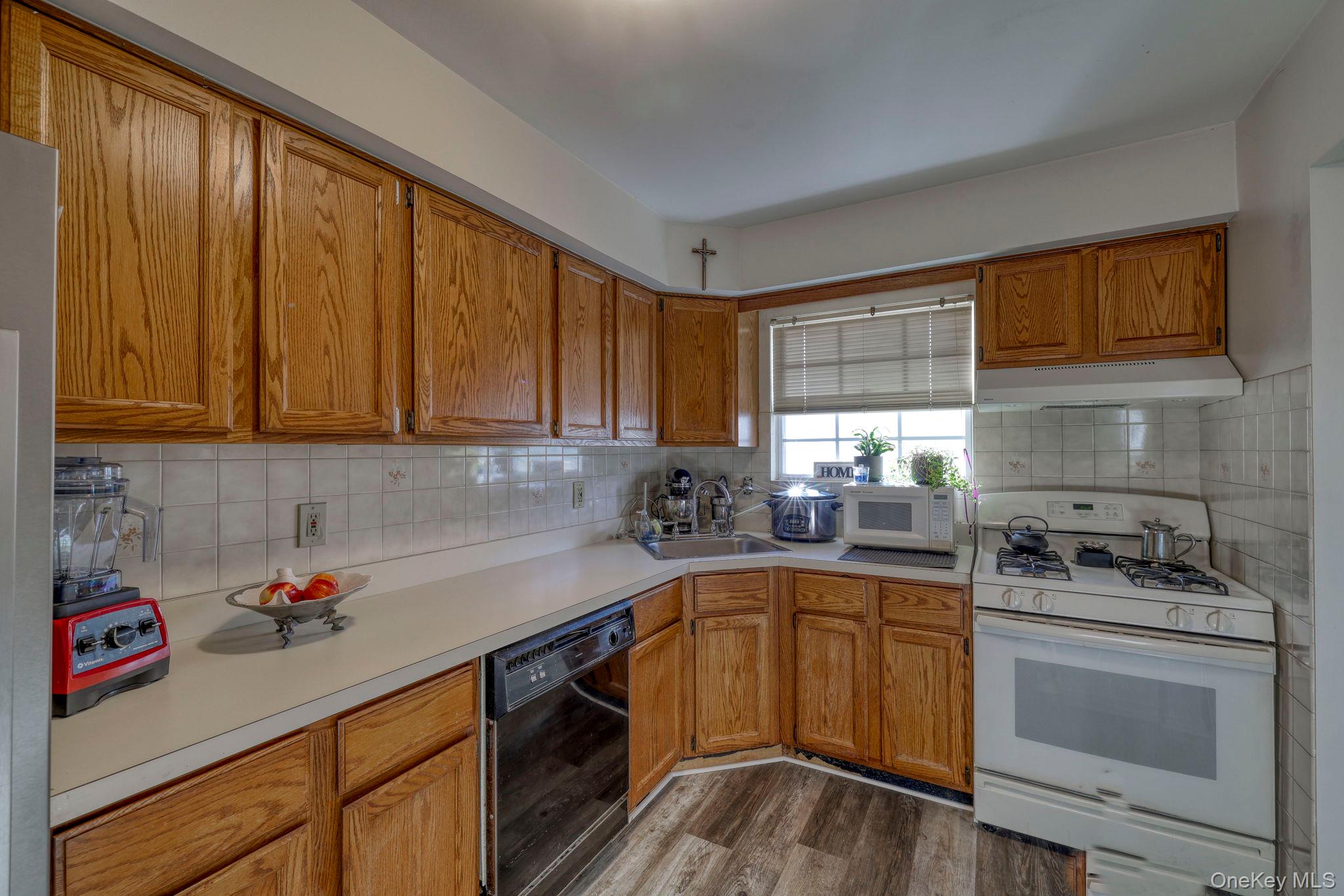 #10 photo, 256 Quassaick Avenue, New Windsor , NY 12553