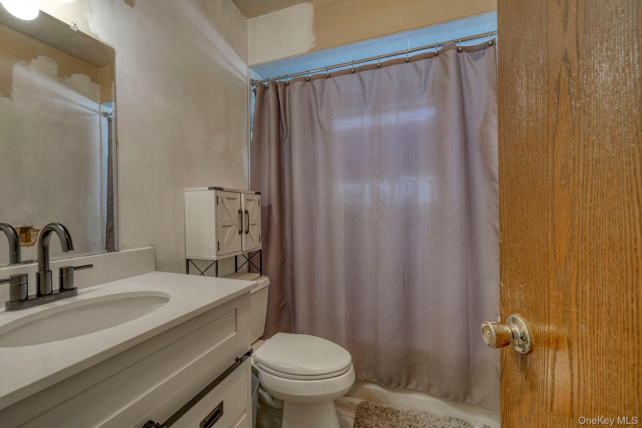 #17 photo, 256 Quassaick Avenue, New Windsor , NY 12553