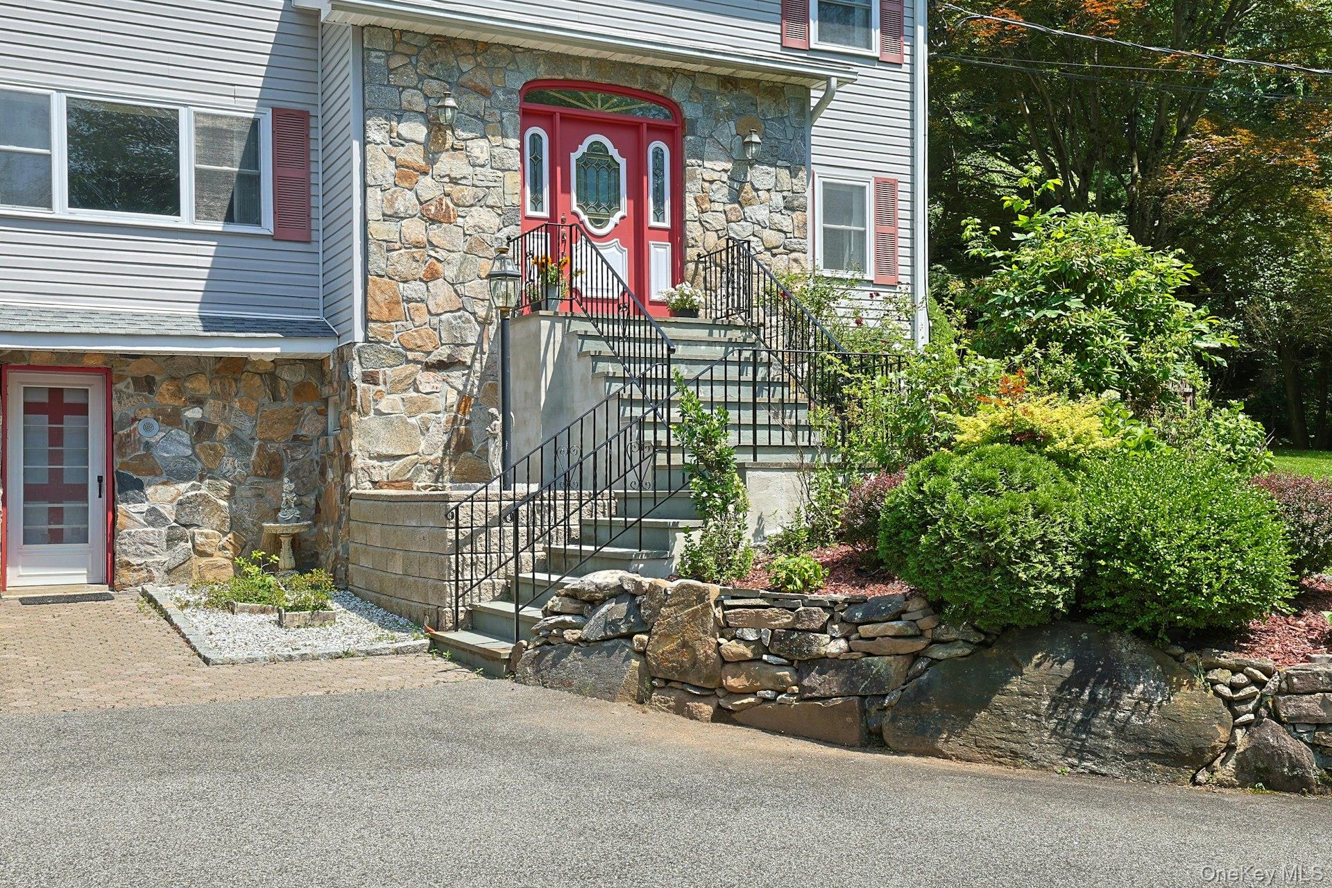 #3 photo, 49 Nanny Hagen Road, Thornwood , NY 10594