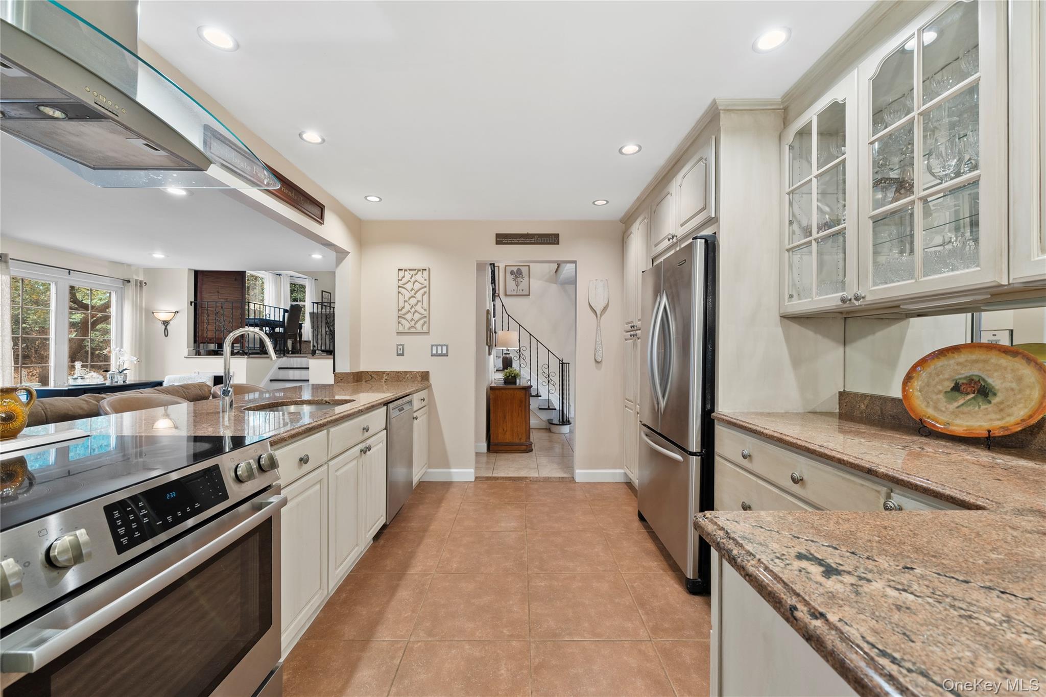 #13 photo, 442 Hoffman Lane, Hauppauge , NY 11788