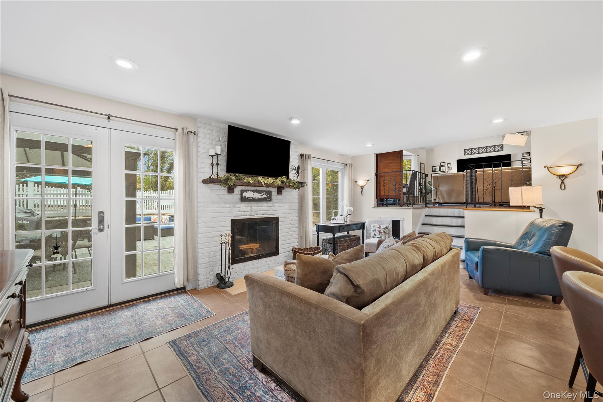 #14 photo, 442 Hoffman Lane, Hauppauge , NY 11788