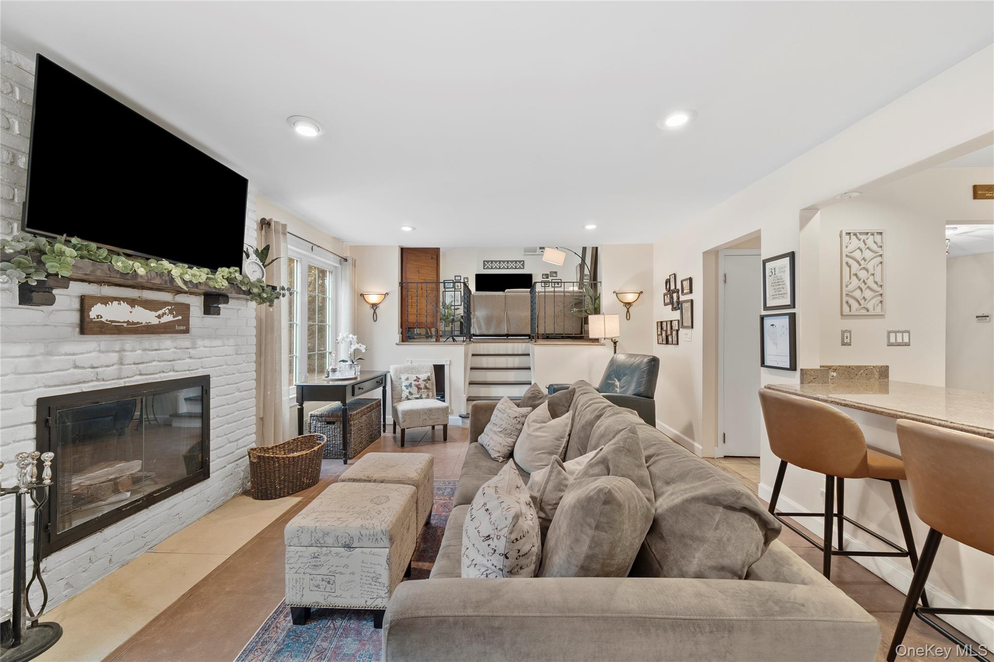 #15 photo, 442 Hoffman Lane, Hauppauge , NY 11788