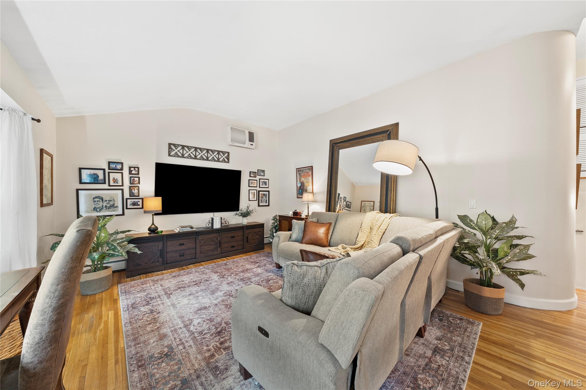 #19 photo, 442 Hoffman Lane, Hauppauge , NY 11788