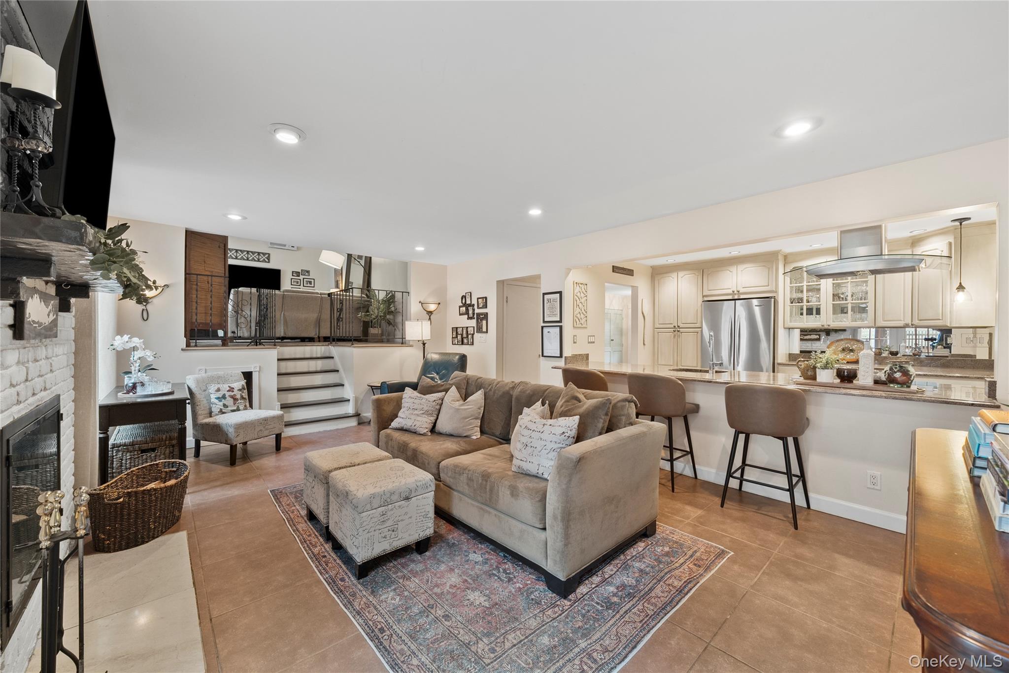 #3 photo, 442 Hoffman Lane, Hauppauge , NY 11788