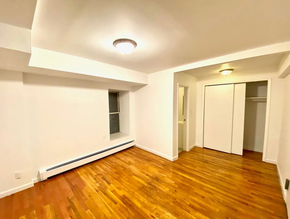 #12 photo, 220 E 36TH Street, Murray Hill , NY 10016