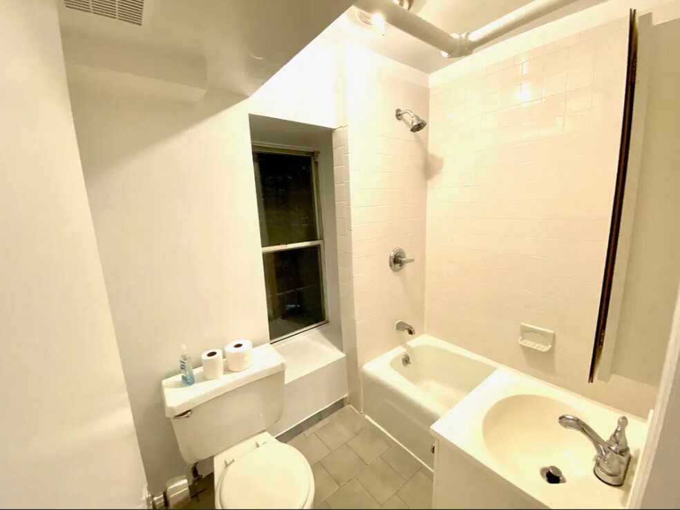 #13 photo, 220 E 36TH Street, Murray Hill , NY 10016