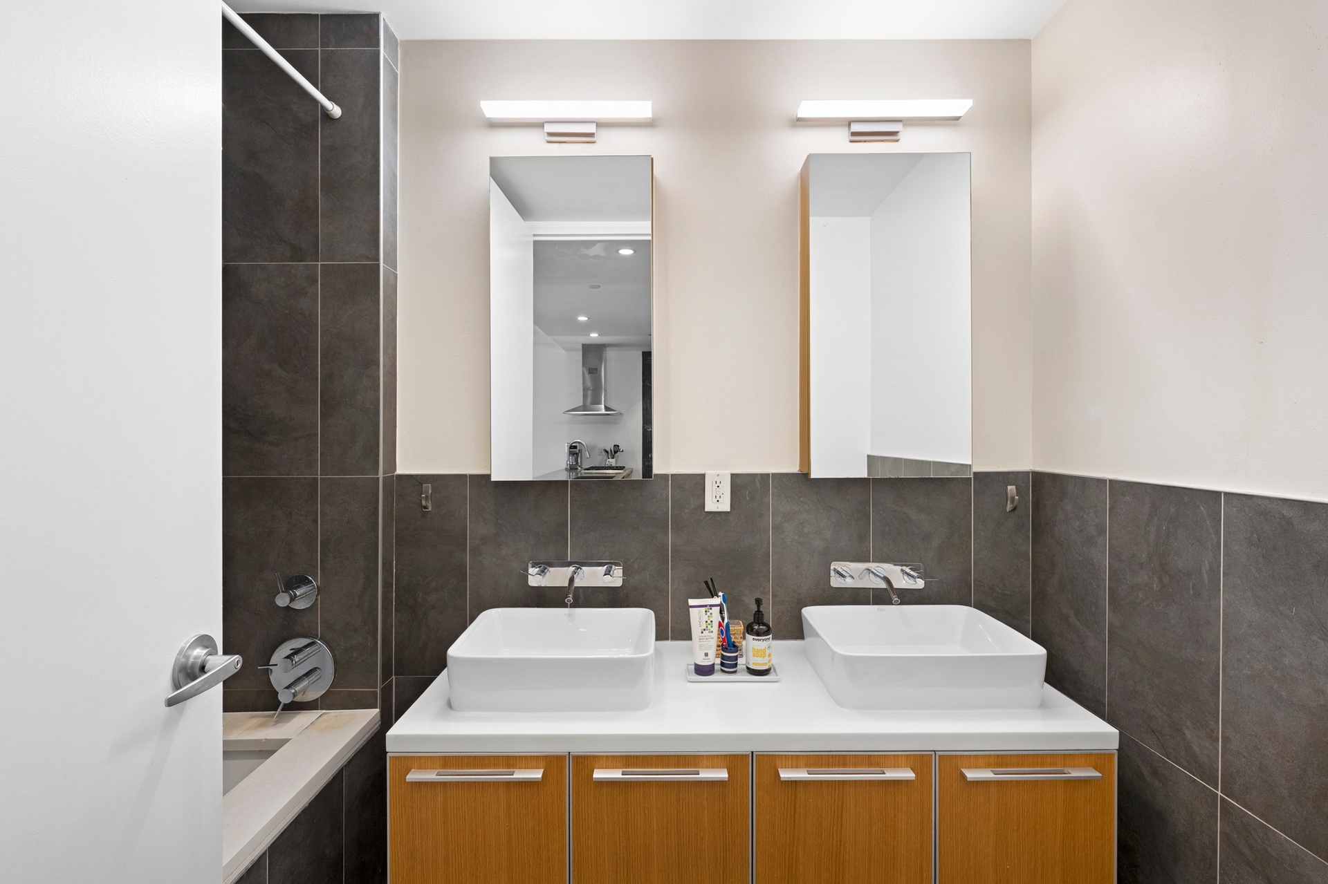 #6 photo, Brooklyn, Williamsburg , NY 11249