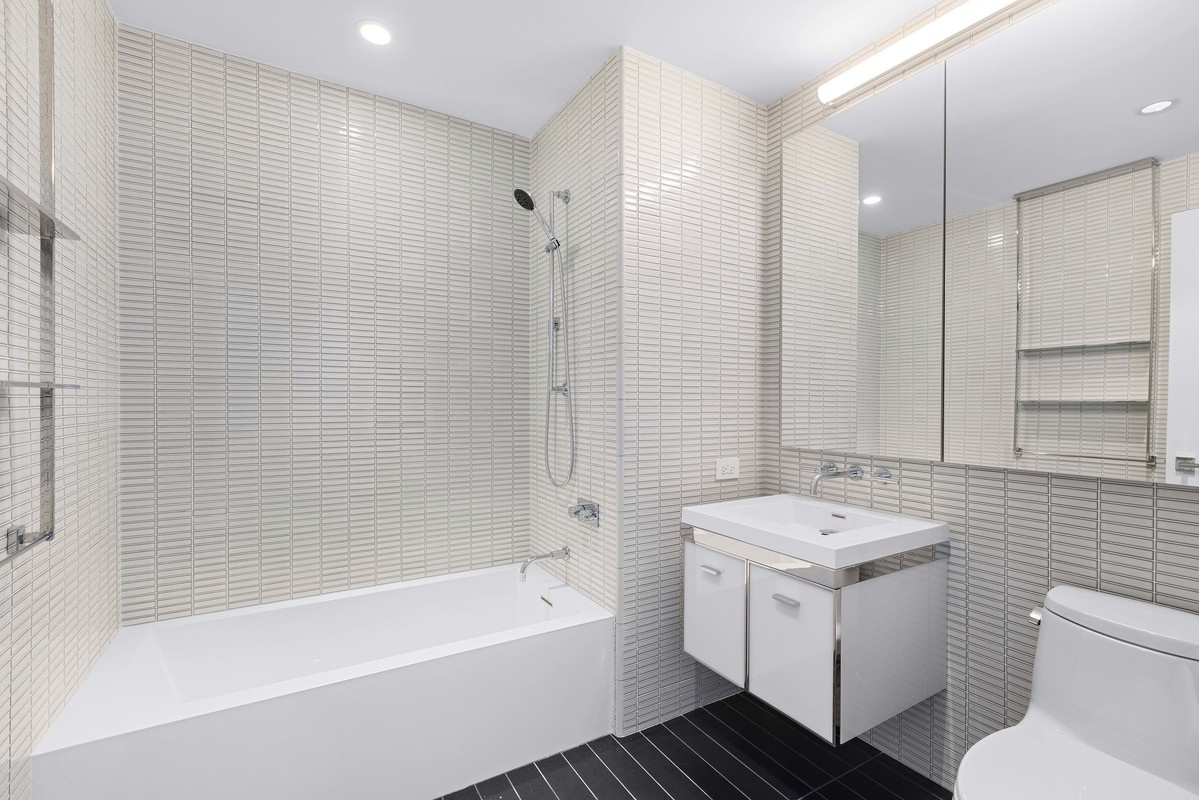 #11 photo, 252 South Street, Lower East Side , NY 10002