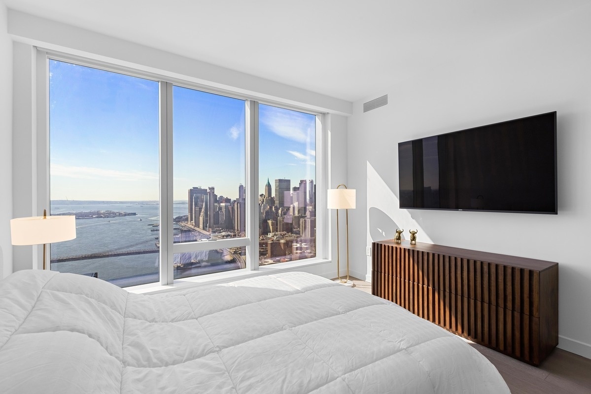 #8 photo, 252 South Street, Lower East Side , NY 10002