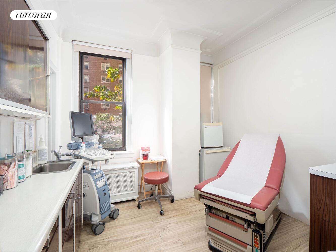 #6 photo, 1160 PARK Avenue, Carnegie Hill , NY 10128