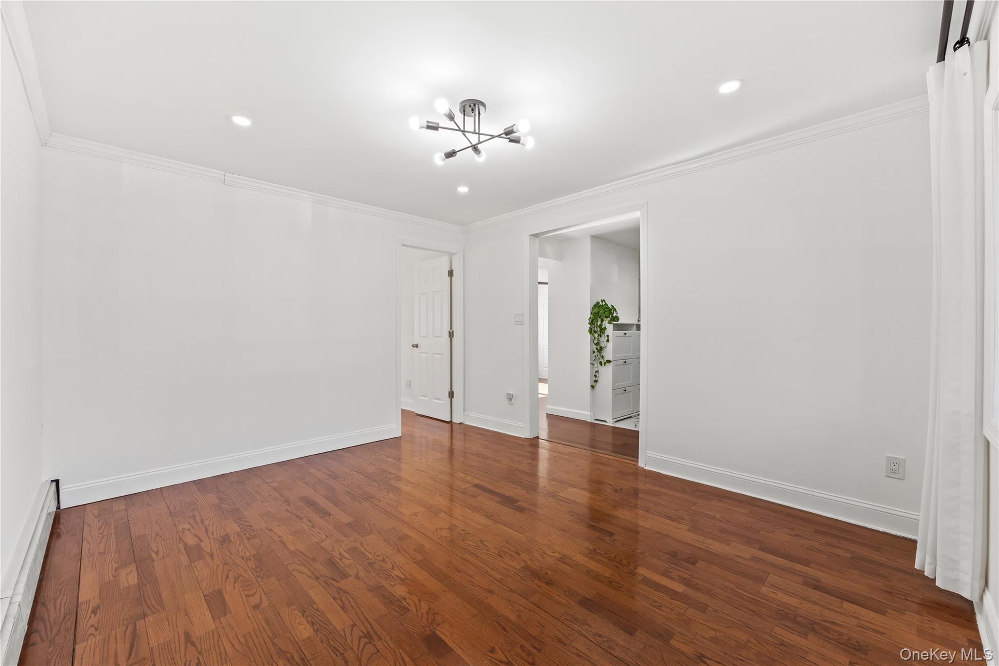 #13 photo, 197 Blacksmith Road, Levittown , NY 11756