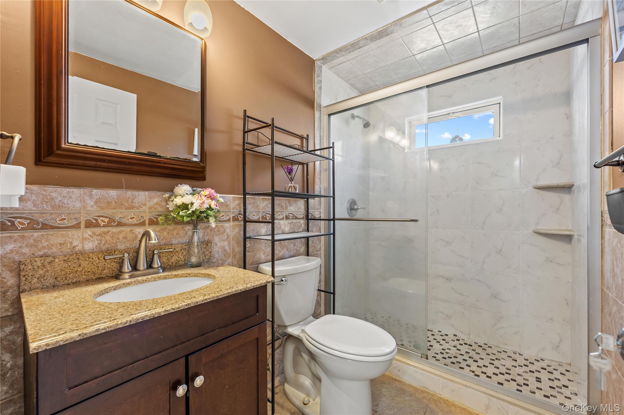 #19 photo, 197 Blacksmith Road, Levittown , NY 11756