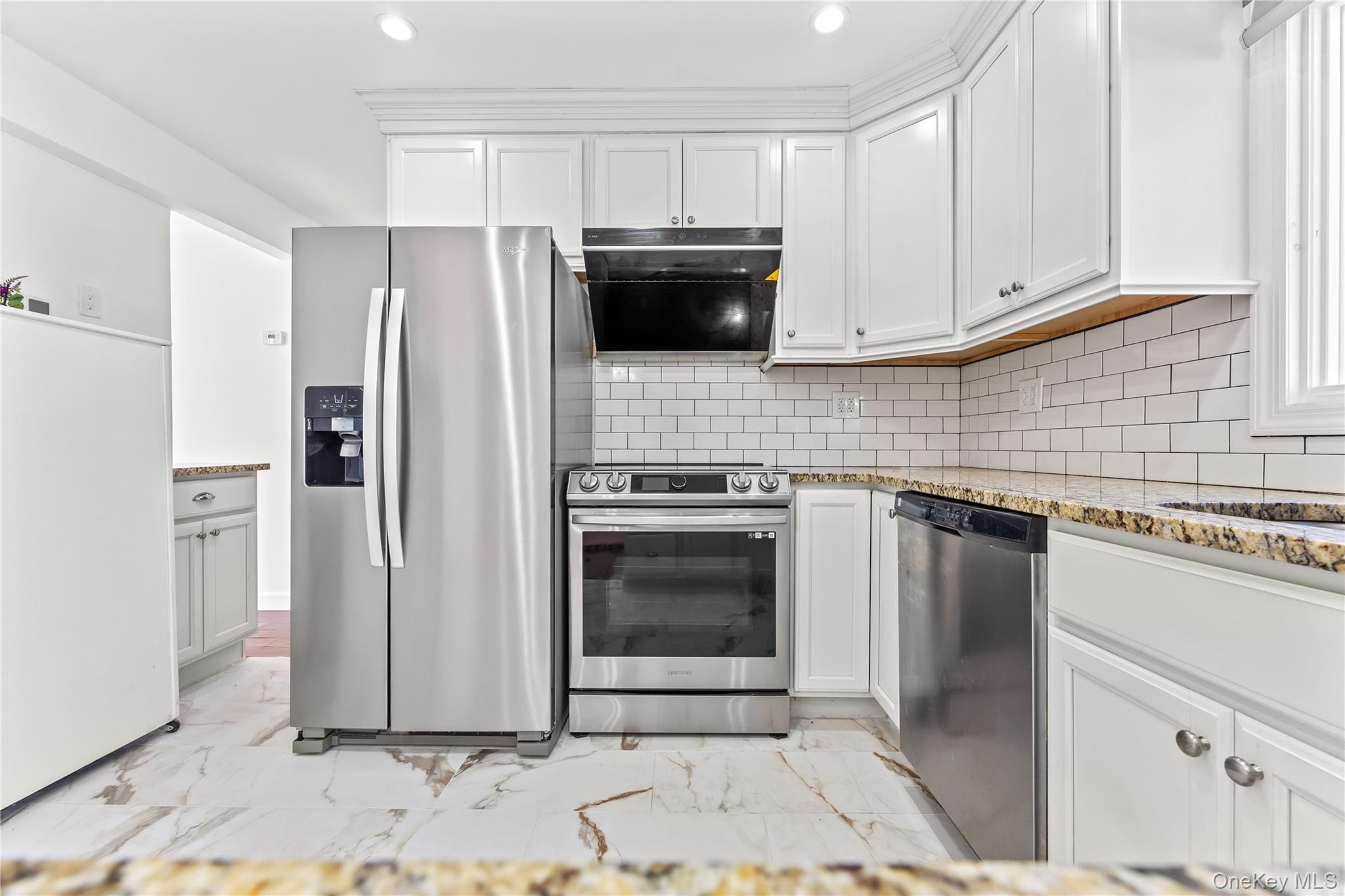 #5 photo, 197 Blacksmith Road, Levittown , NY 11756