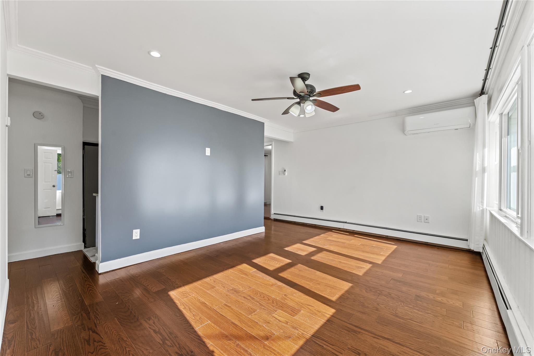 #7 photo, 197 Blacksmith Road, Levittown , NY 11756