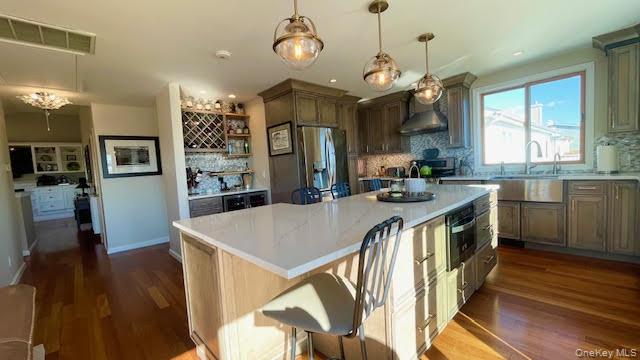 #2 photo, 2905 Ocean Avenue, Seaford , NY 11783