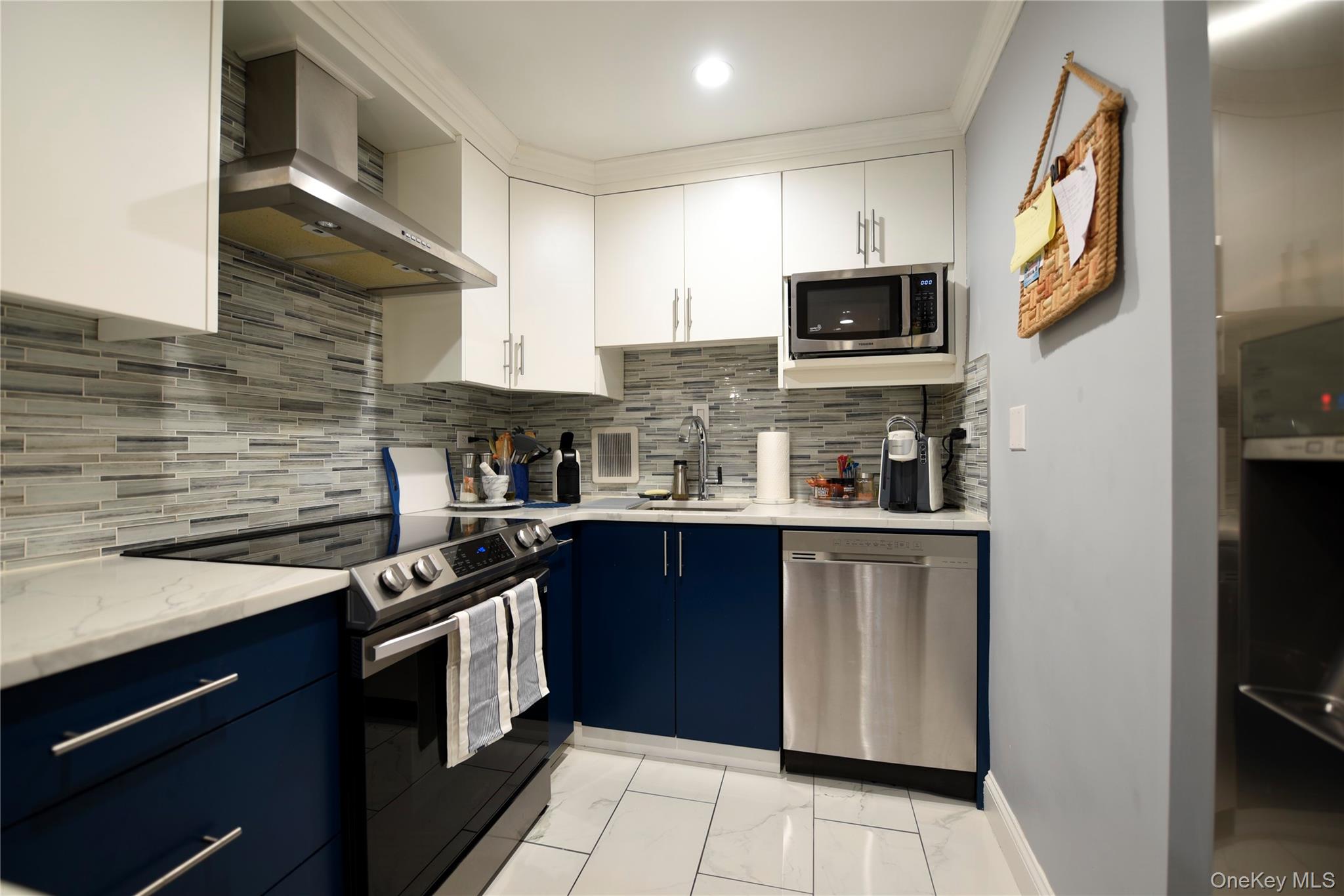 #2 photo, 7-24 166th Street, Beechhurst , NY 11357