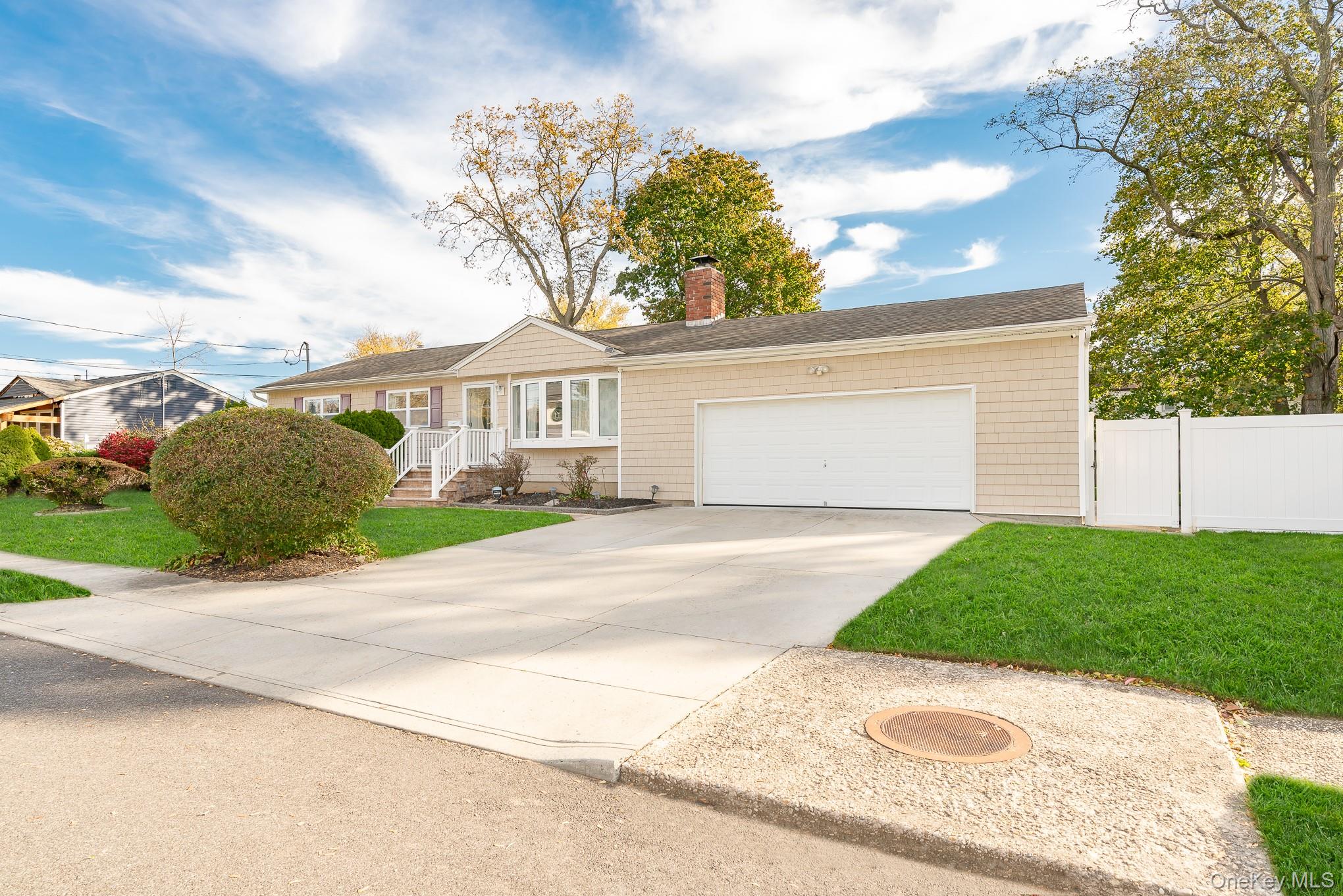 #1 photo, 53 1st Street, Brentwood , NY 11717