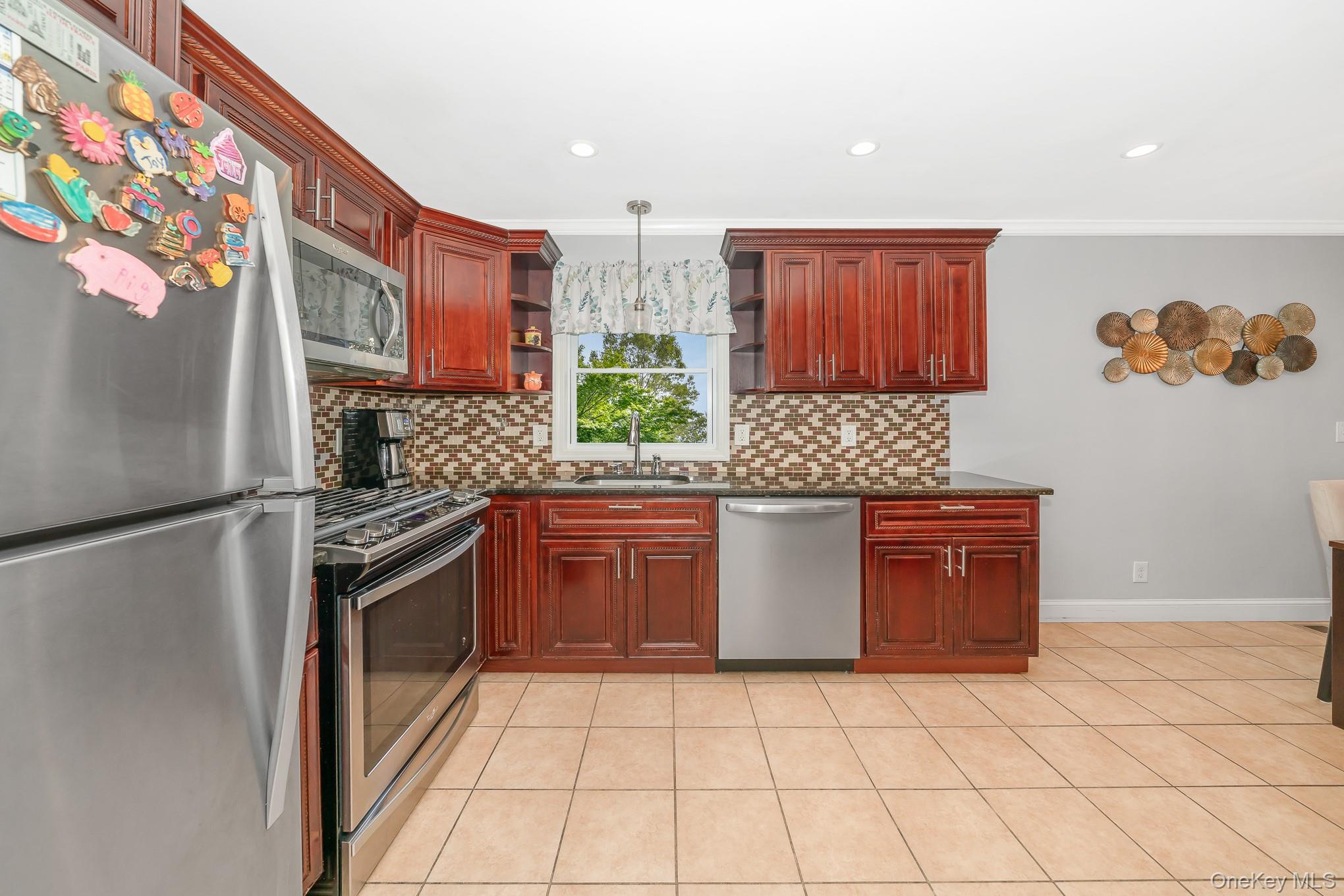 #10 photo, 53 1st Street, Brentwood , NY 11717