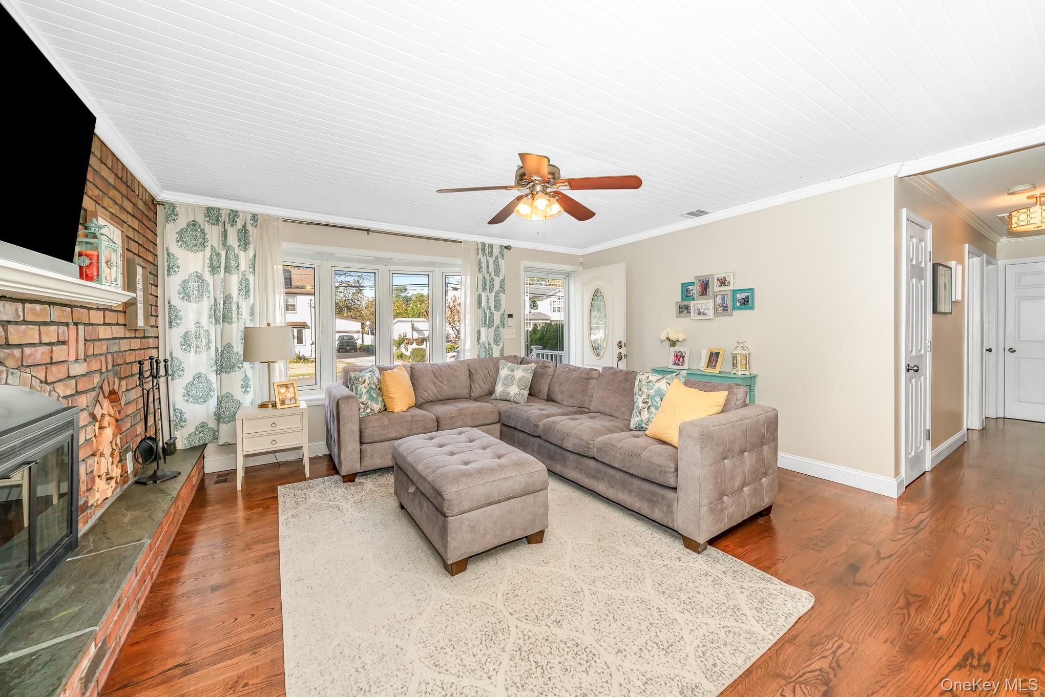 #5 photo, 53 1st Street, Brentwood , NY 11717