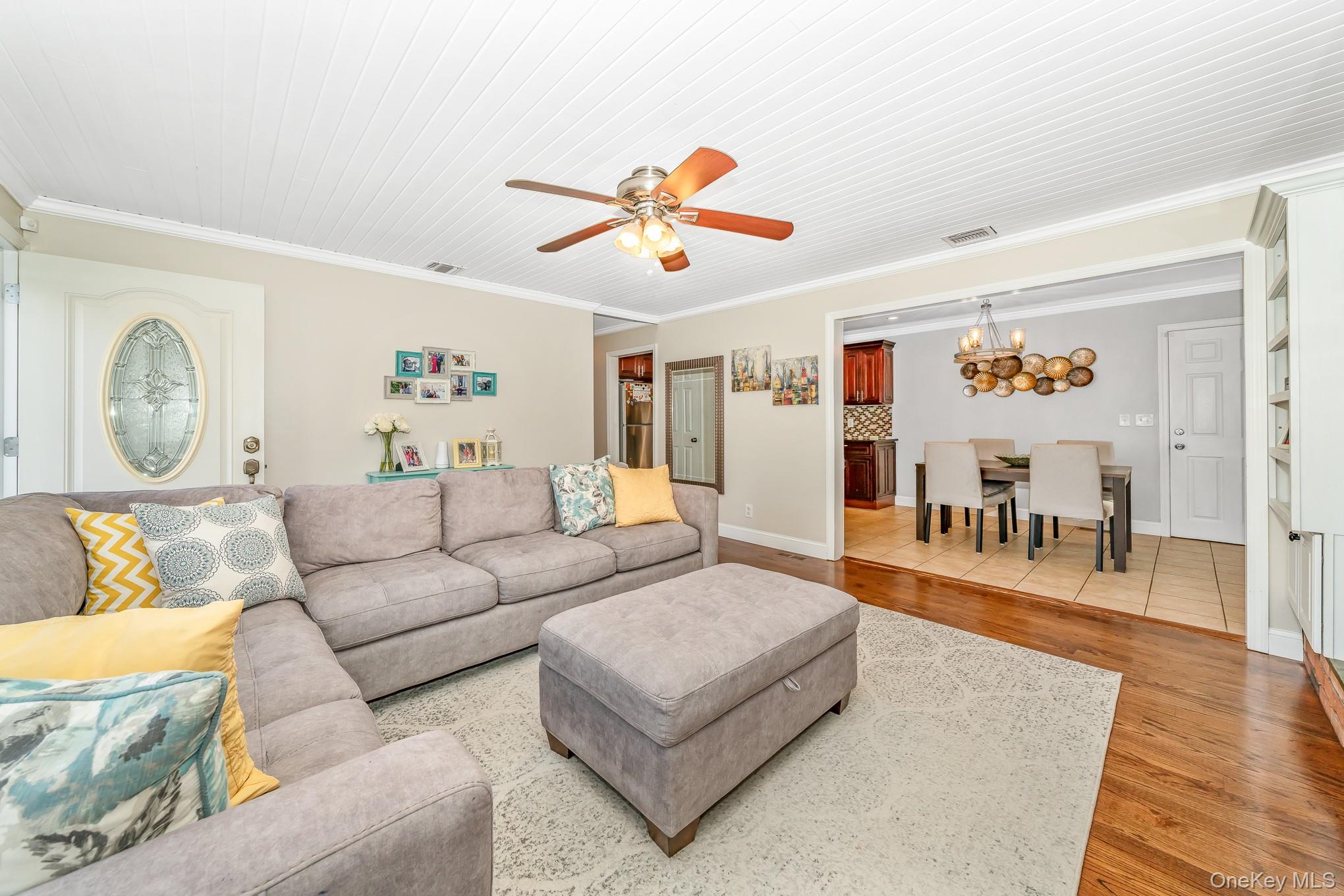 #6 photo, 53 1st Street, Brentwood , NY 11717