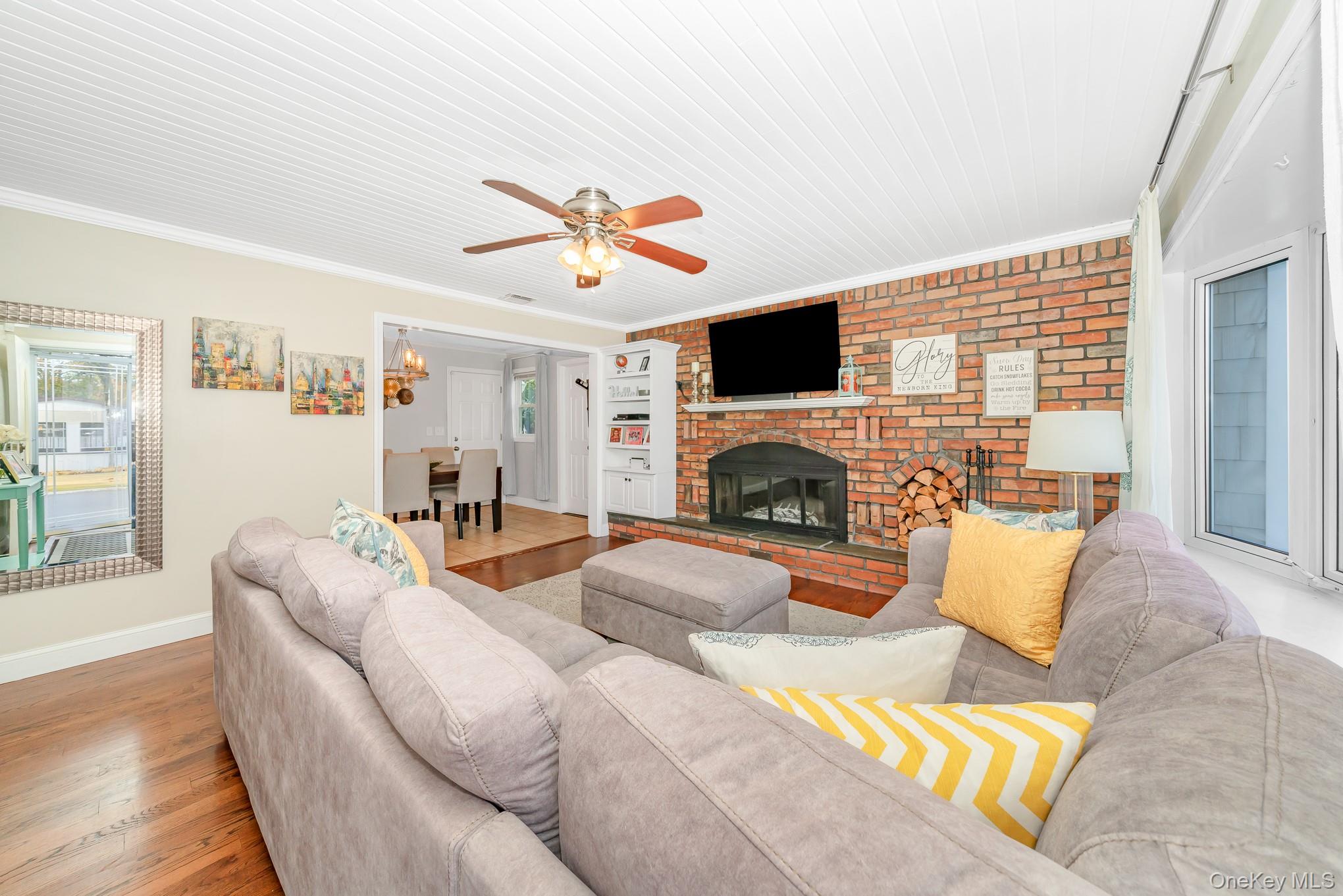 #7 photo, 53 1st Street, Brentwood , NY 11717