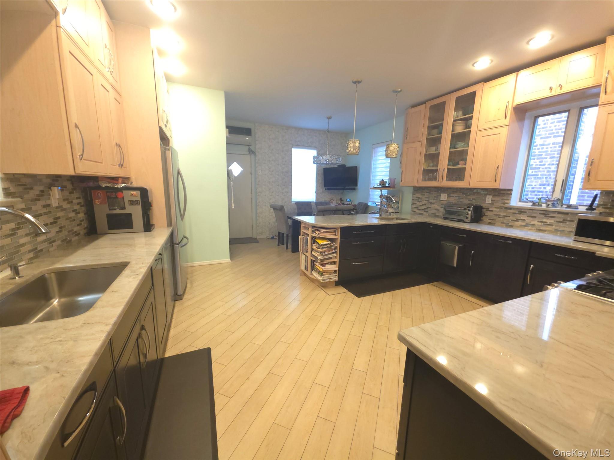 #6 photo, 1527 E 29th Street, Brooklyn , NY 11229