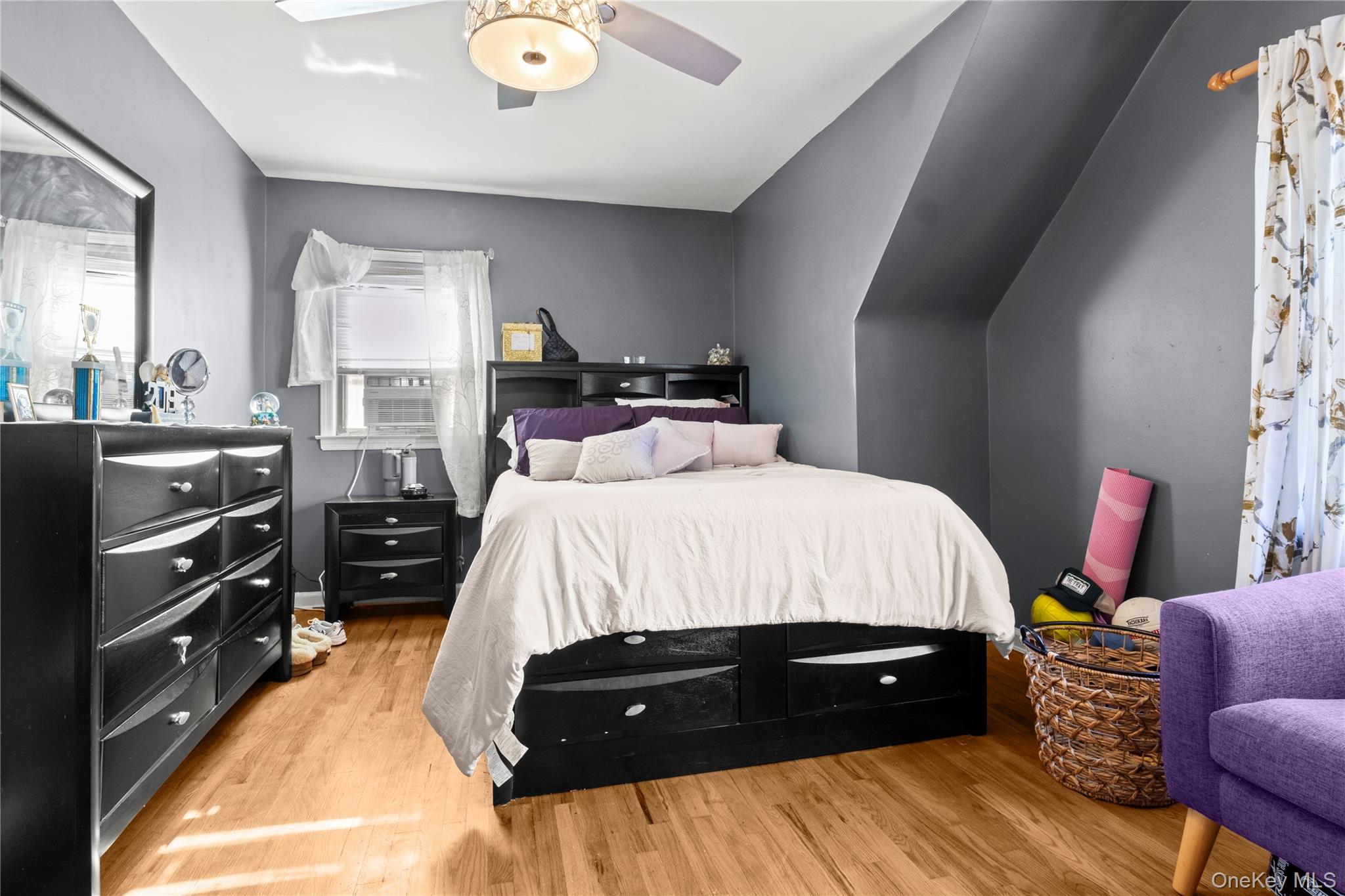 #17 photo, 8303 261st Street, Glen Oaks , NY 11004