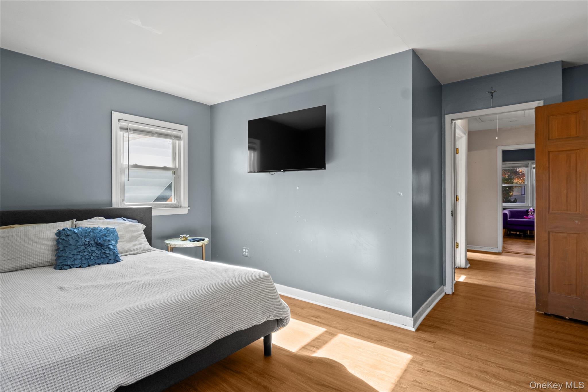 #20 photo, 8303 261st Street, Glen Oaks , NY 11004