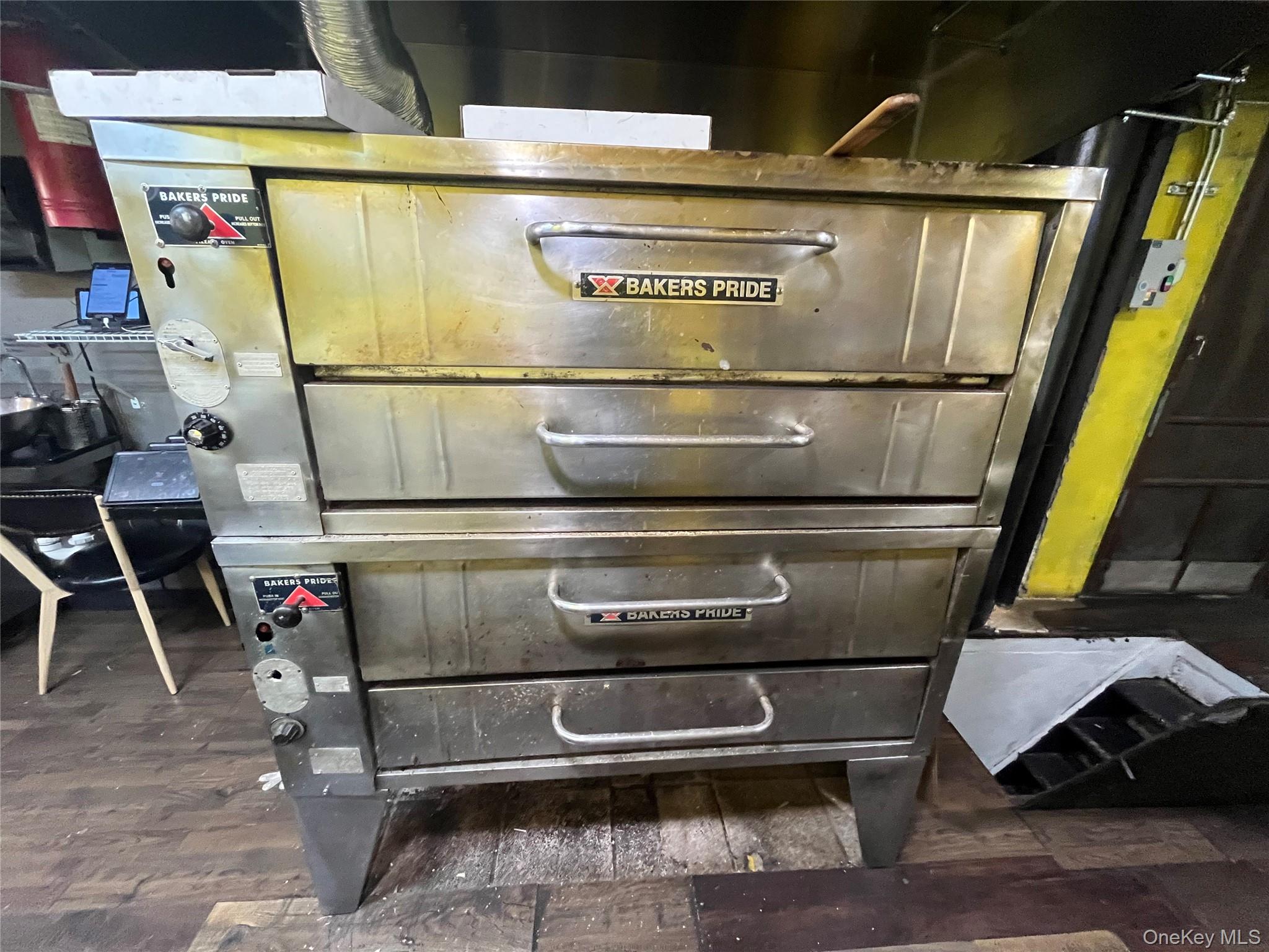 #4 photo, 109, 1st Avenue, New York (Manhattan) , NY 10003