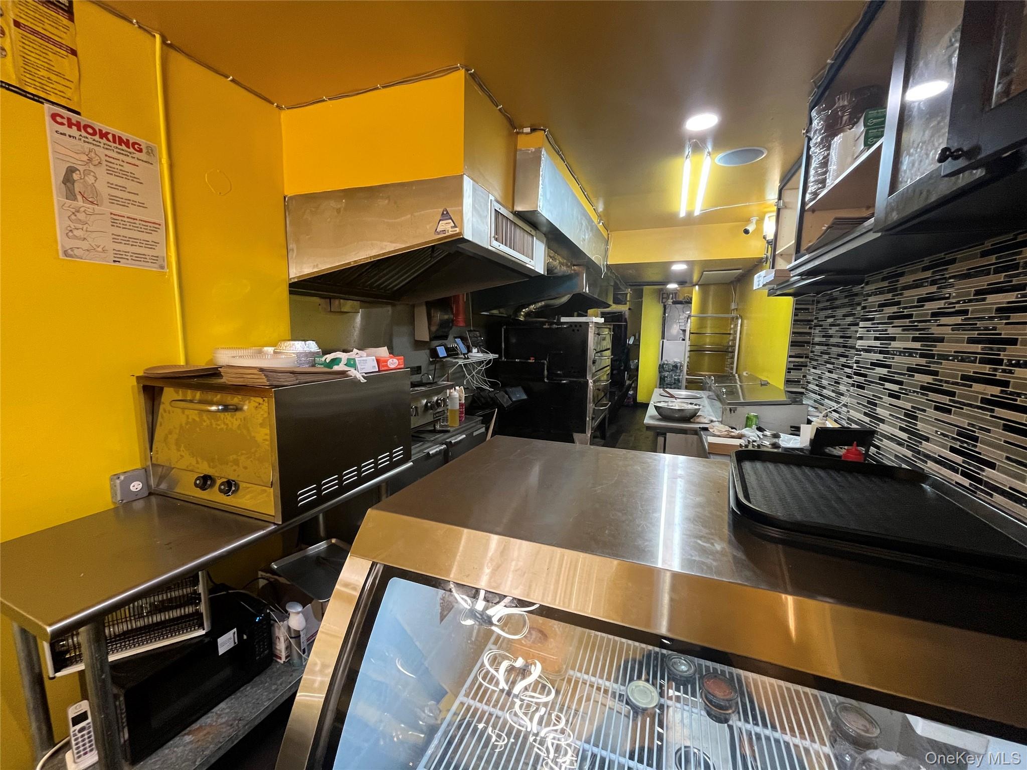 #6 photo, 109, 1st Avenue, New York (Manhattan) , NY 10003