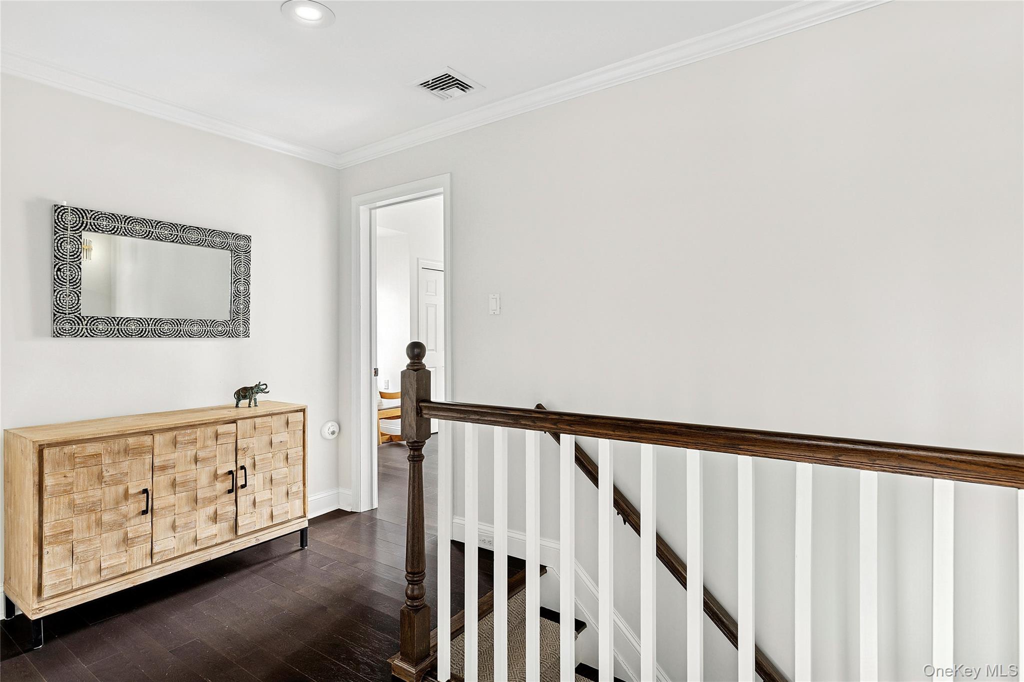 #10 photo, 34 Davis Road, Port Washington , NY 11050