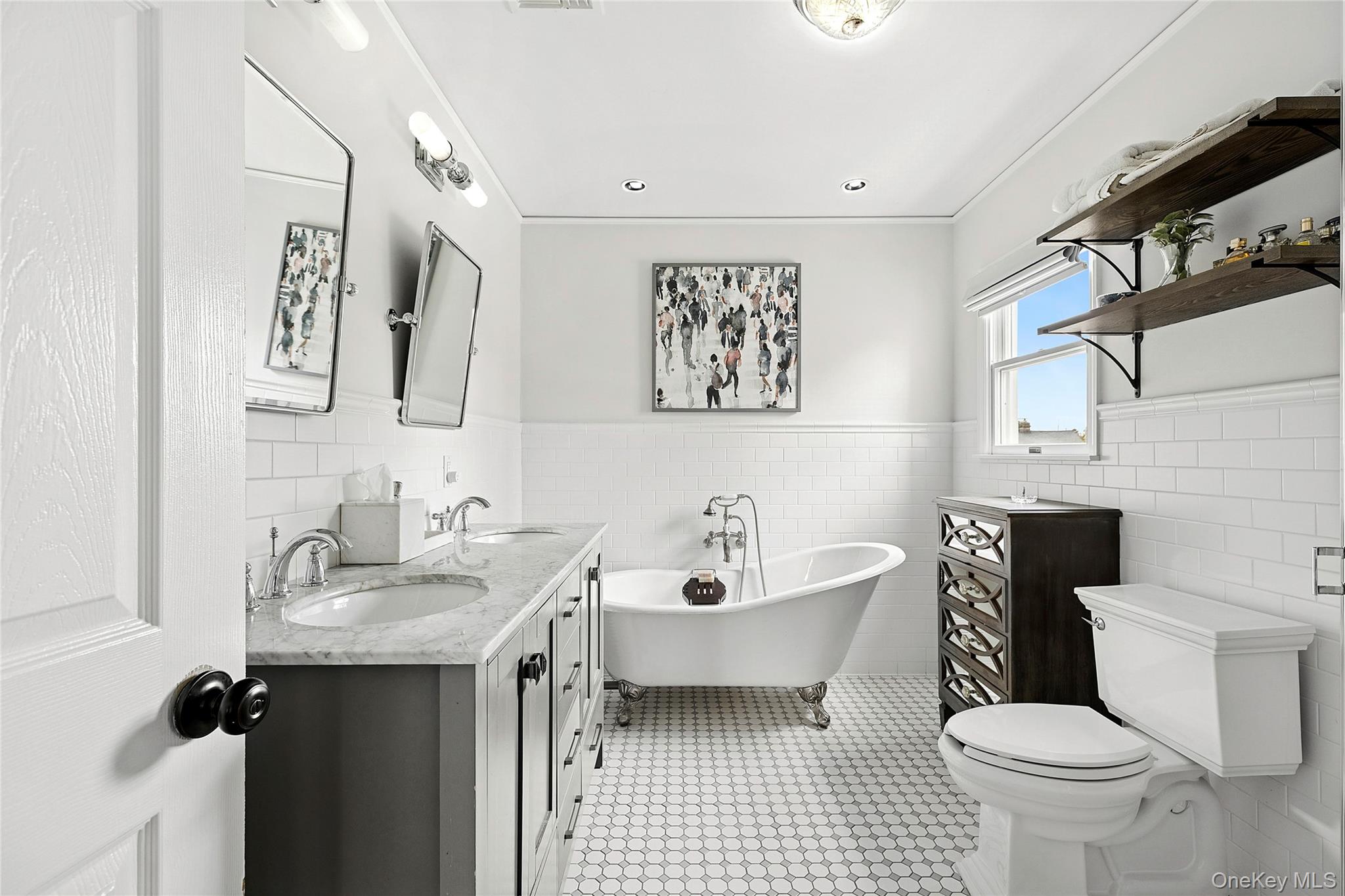 #12 photo, 34 Davis Road, Port Washington , NY 11050