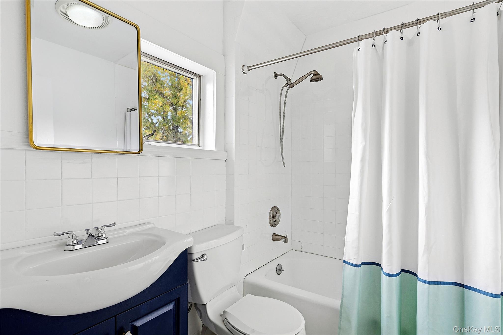 #14 photo, 34 Davis Road, Port Washington , NY 11050