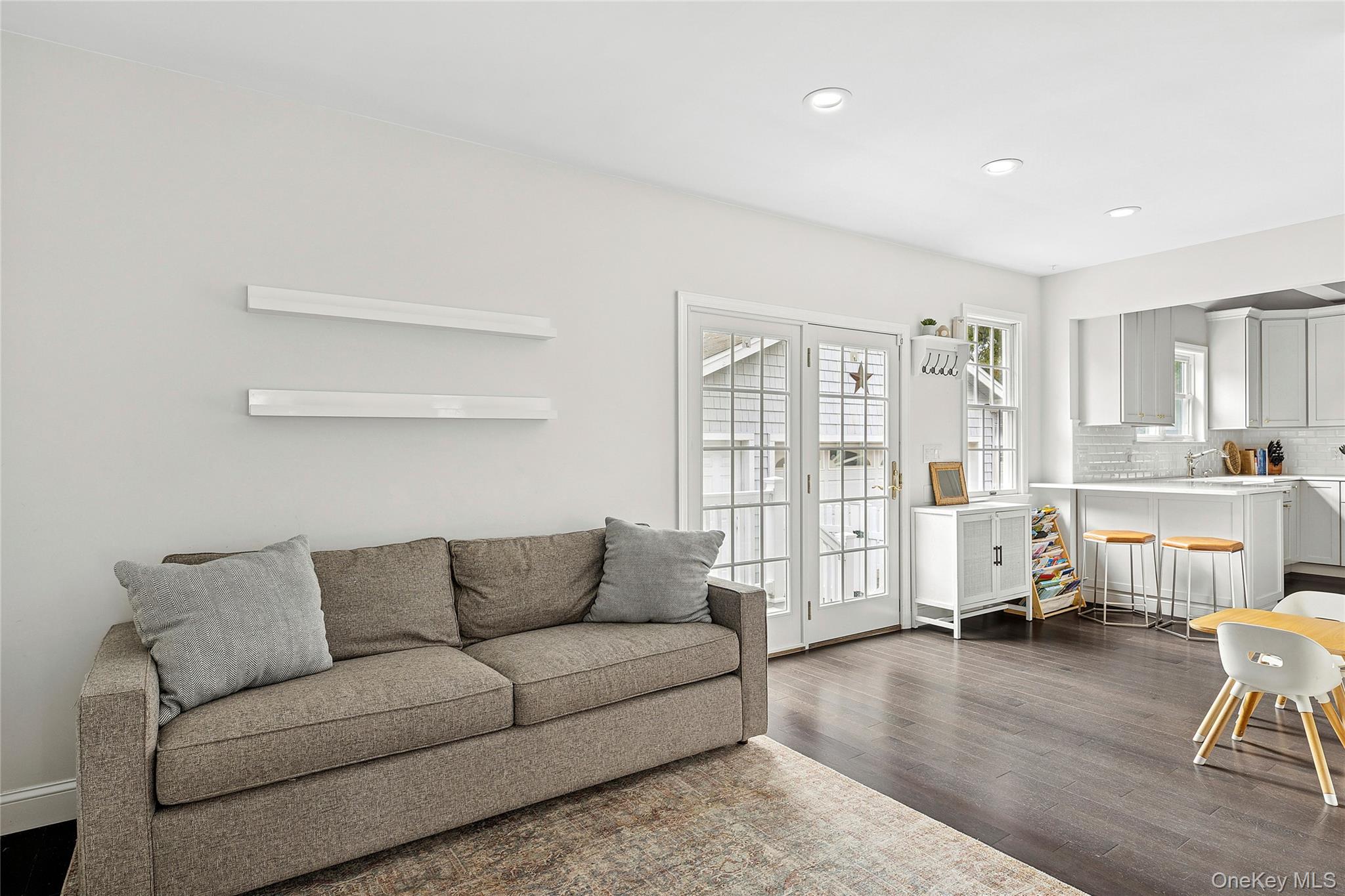 #5 photo, 34 Davis Road, Port Washington , NY 11050