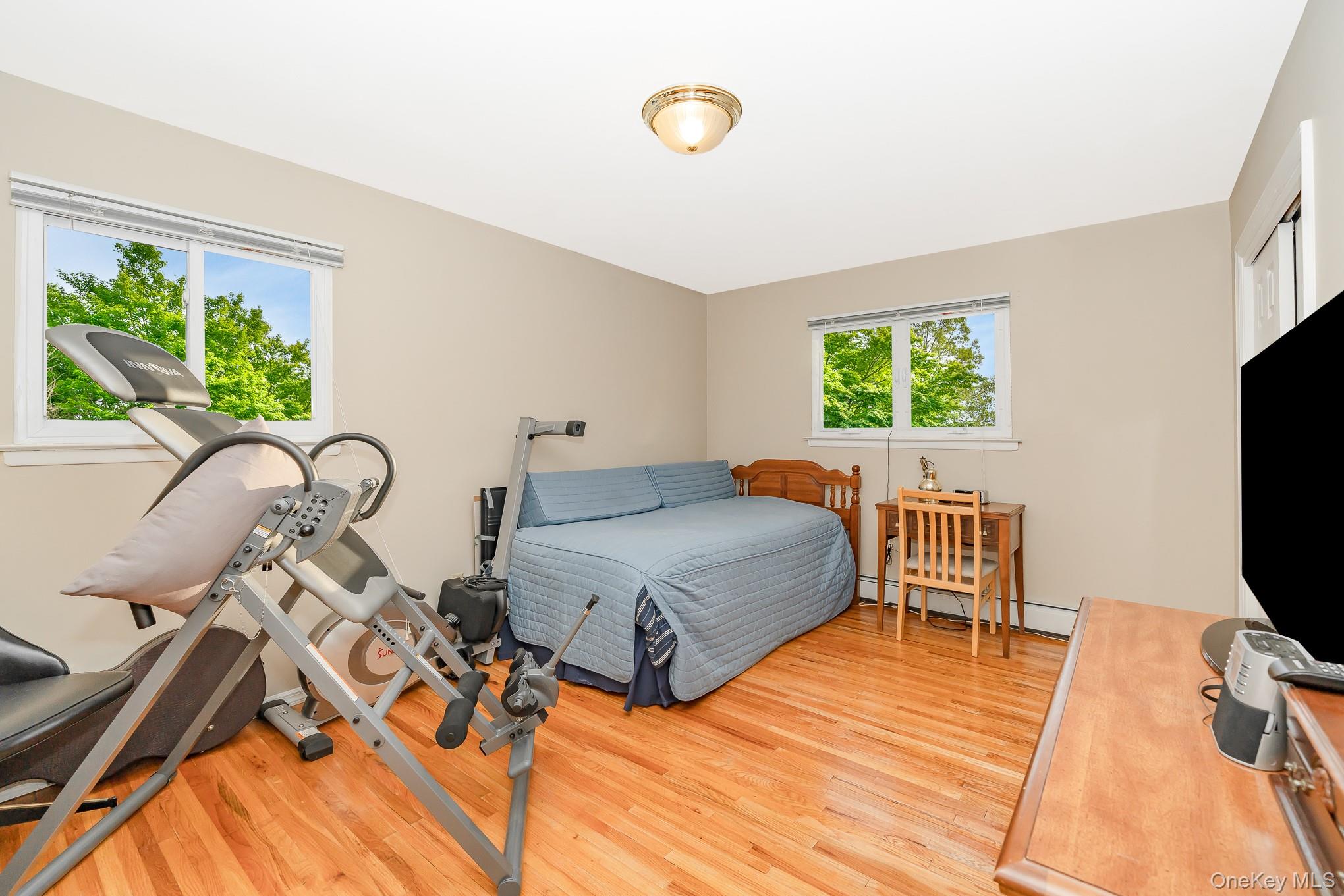 #10 photo, 16 Sue-Ann Court, North Babylon , NY 11703