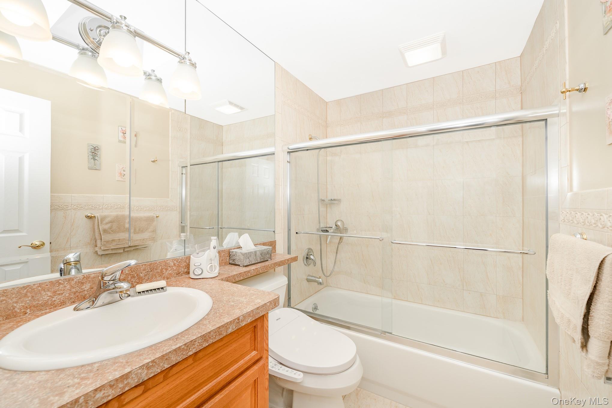 #11 photo, 16 Sue-Ann Court, North Babylon , NY 11703