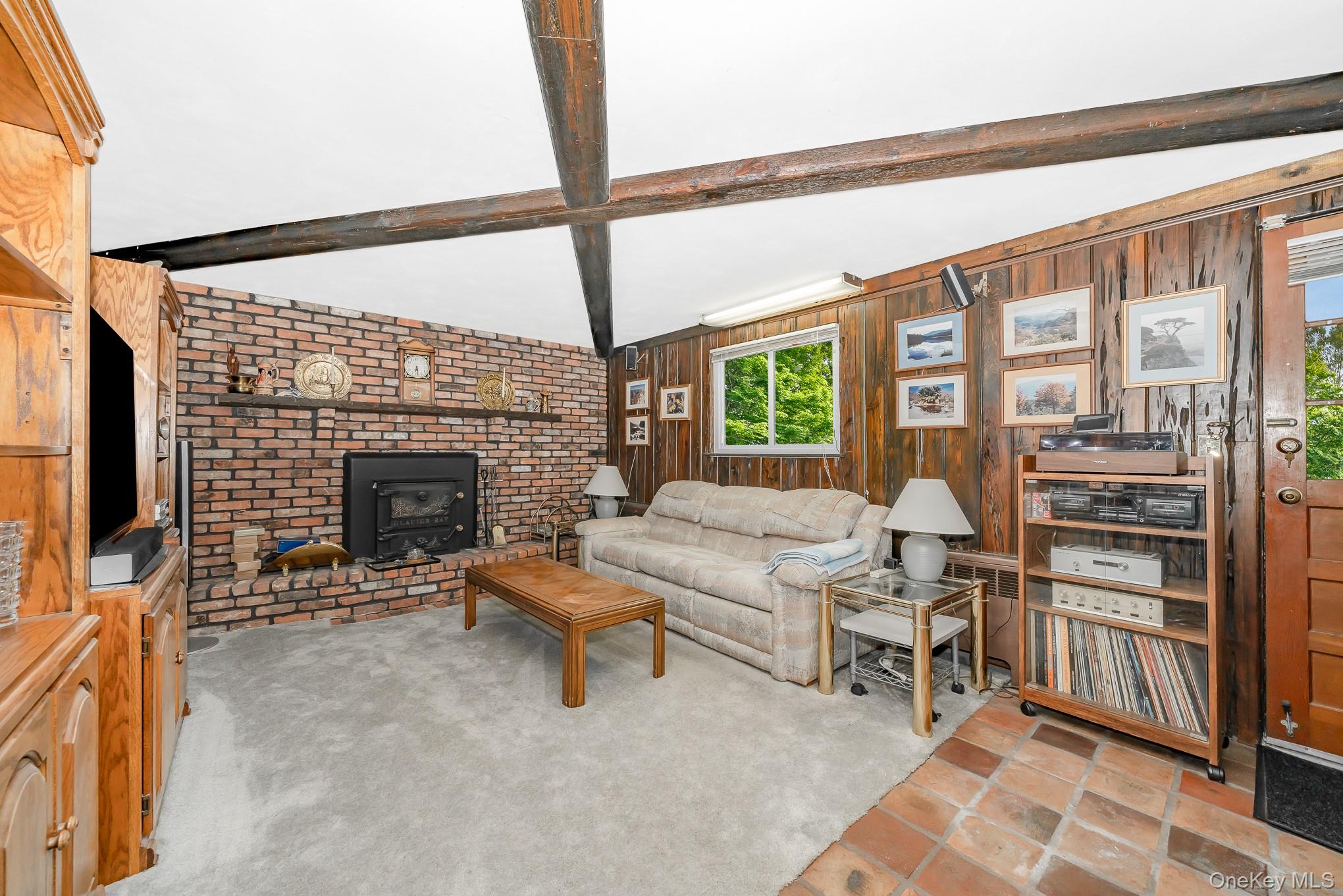 #13 photo, 16 Sue-Ann Court, North Babylon , NY 11703