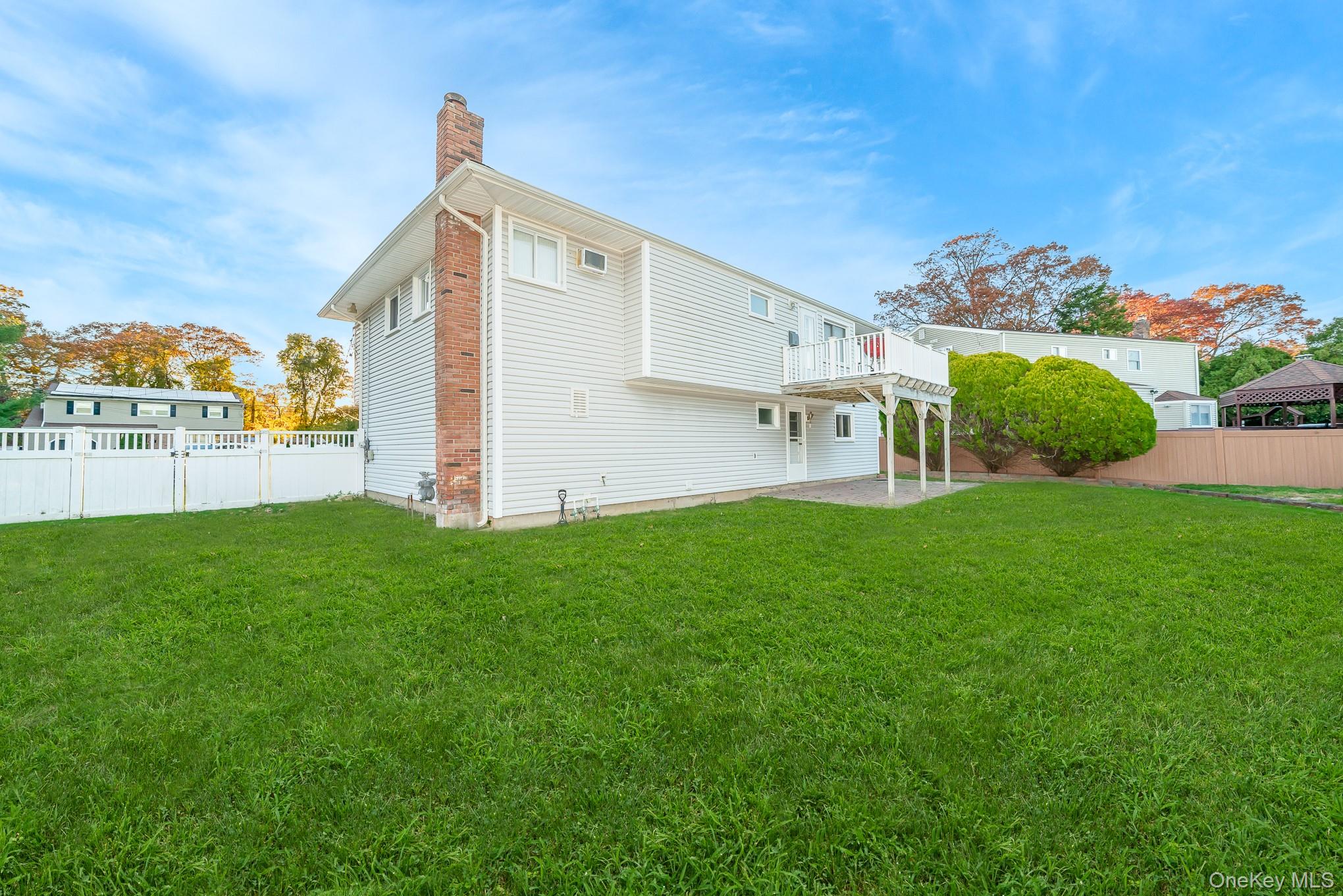 #16 photo, 16 Sue-Ann Court, North Babylon , NY 11703