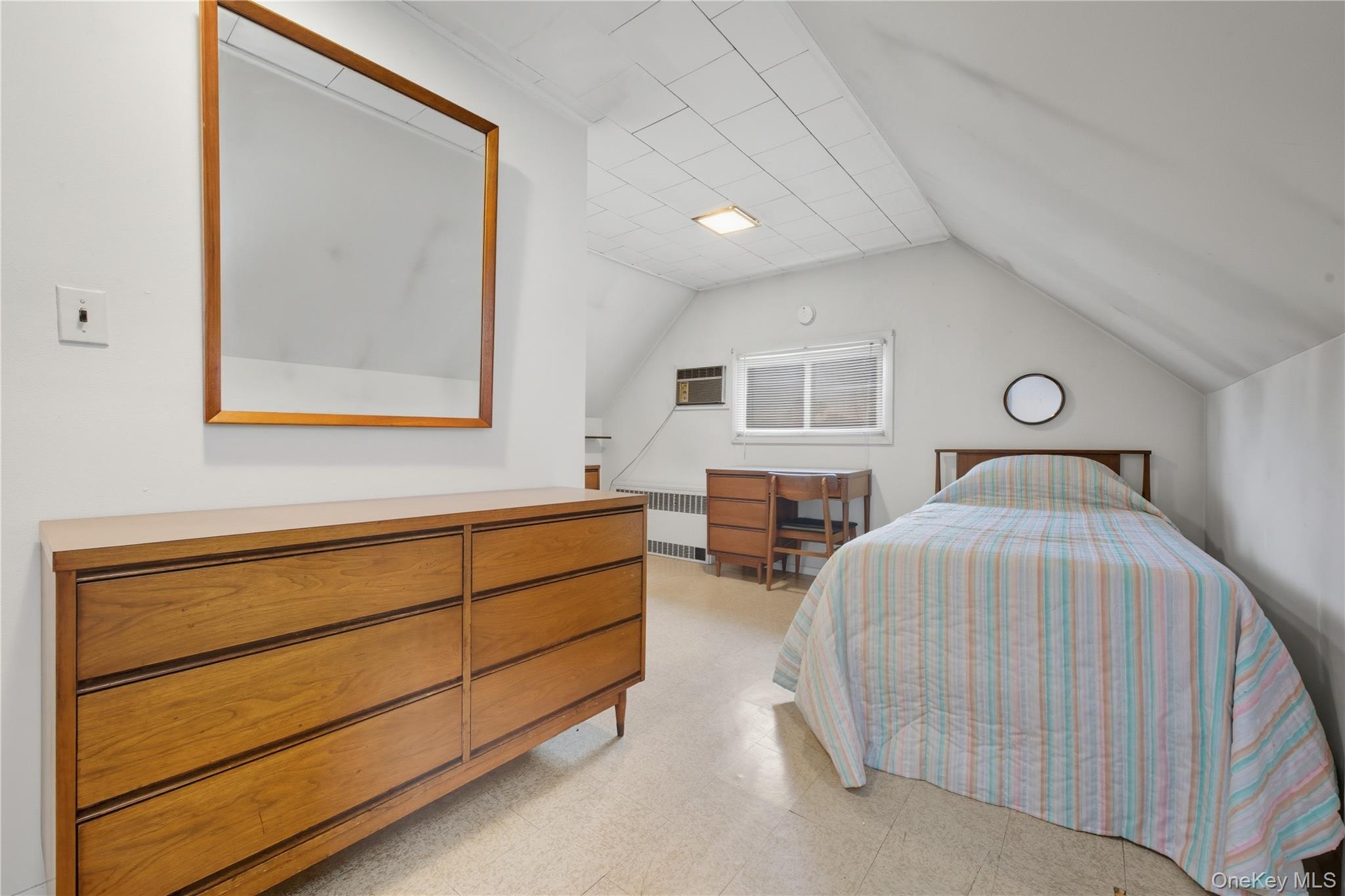 #11 photo, 150 Kingfisher Road, Levittown , NY 11756