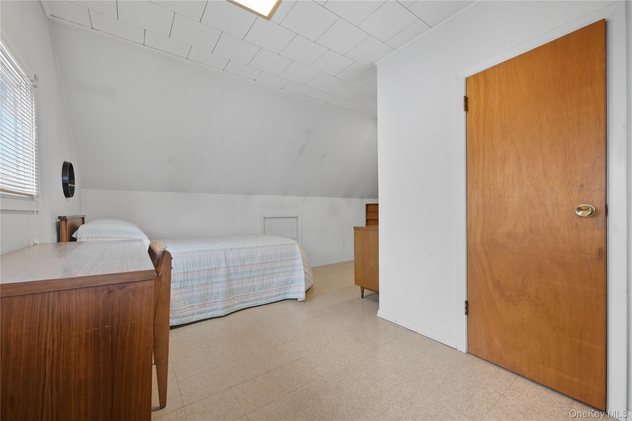 #12 photo, 150 Kingfisher Road, Levittown , NY 11756