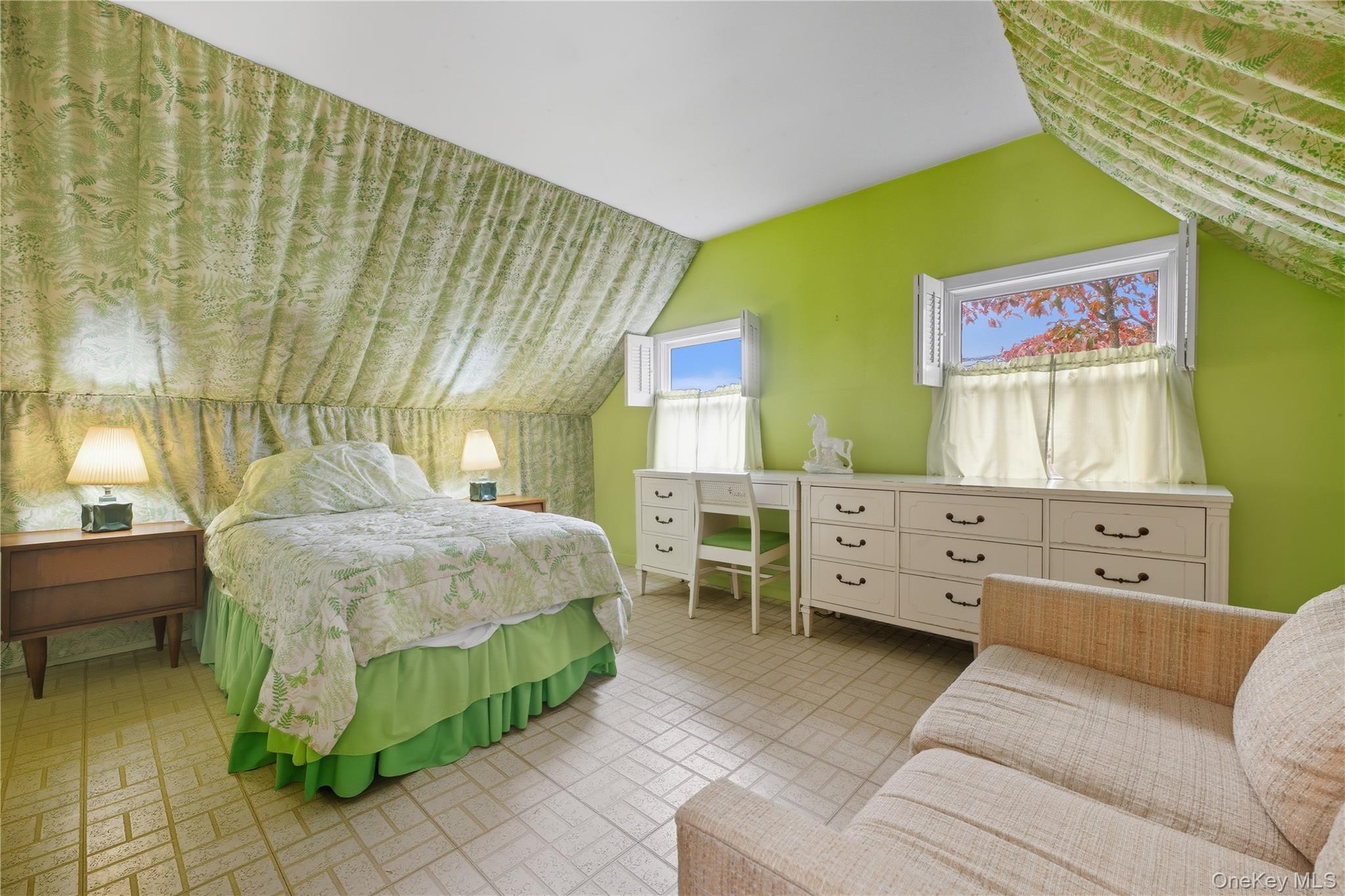 #14 photo, 150 Kingfisher Road, Levittown , NY 11756