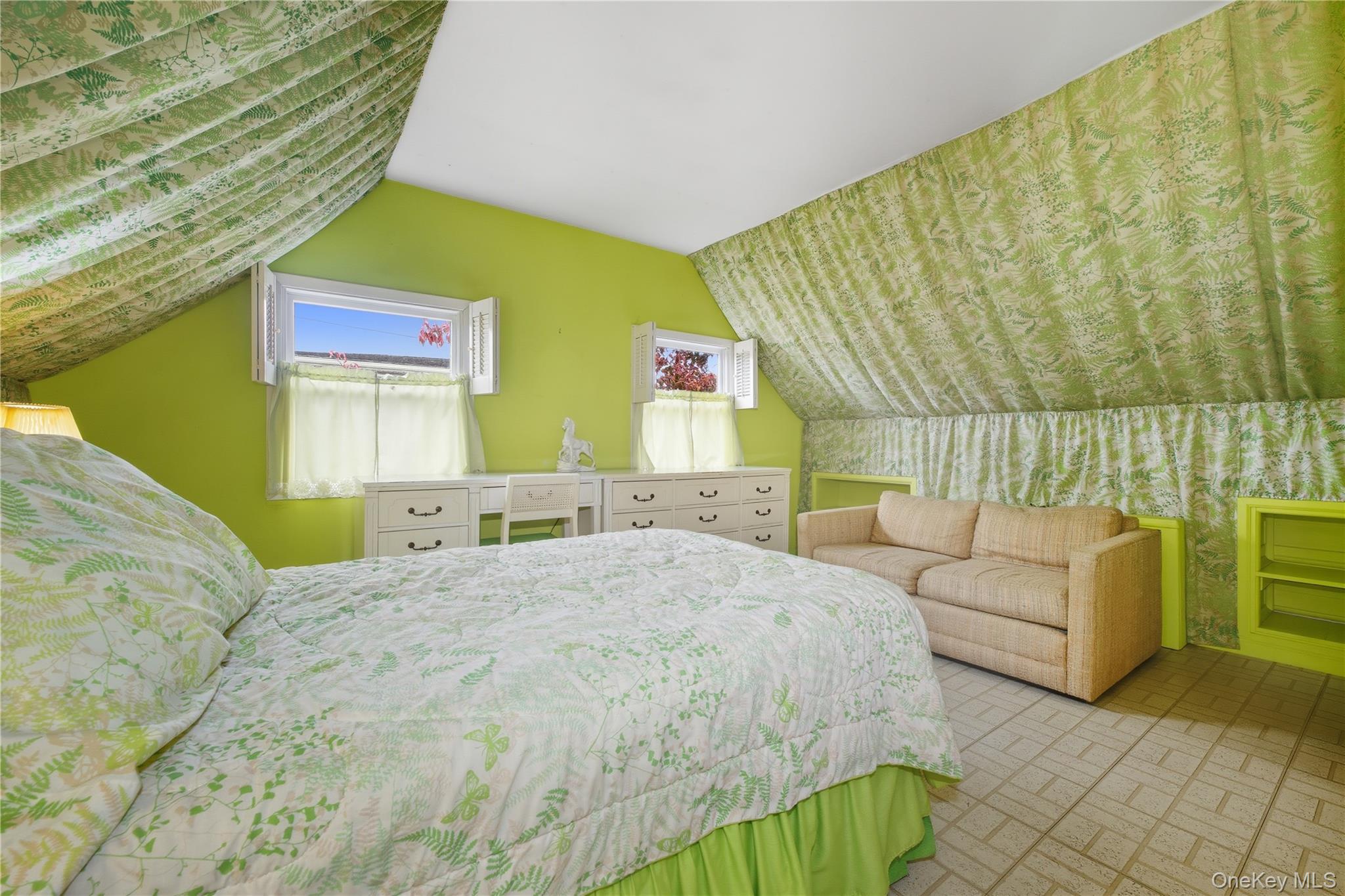 #15 photo, 150 Kingfisher Road, Levittown , NY 11756