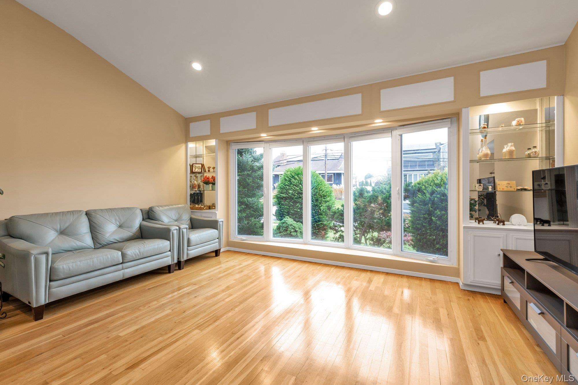 #2 photo, 2884 Bay Drive, Merrick , NY 11566