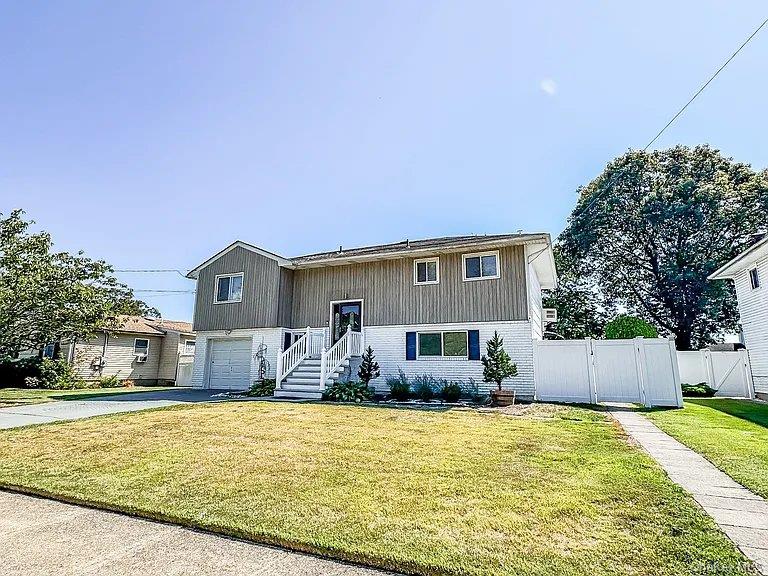 #1 photo, 11 Marshall Street, Massapequa , NY 11758