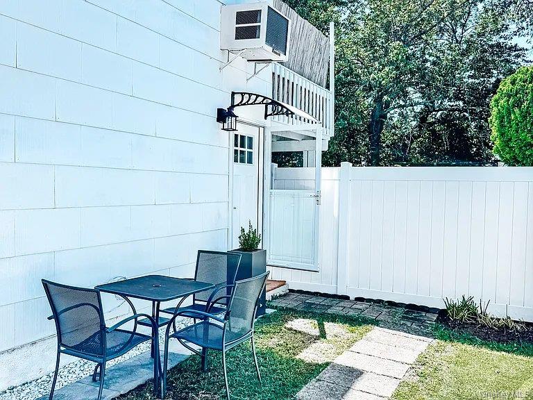 #2 photo, 11 Marshall Street, Massapequa , NY 11758