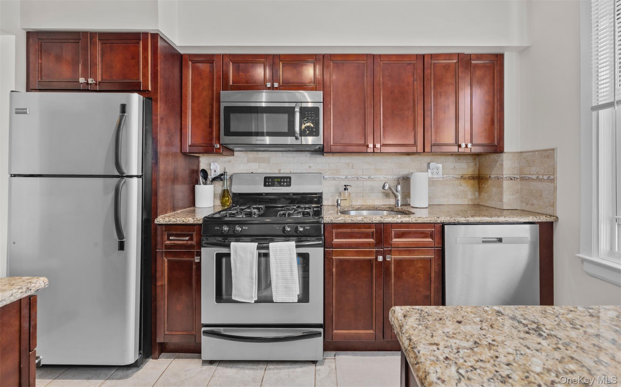 #11 photo, 2 Edwards Street, Roslyn Heights , NY 11577