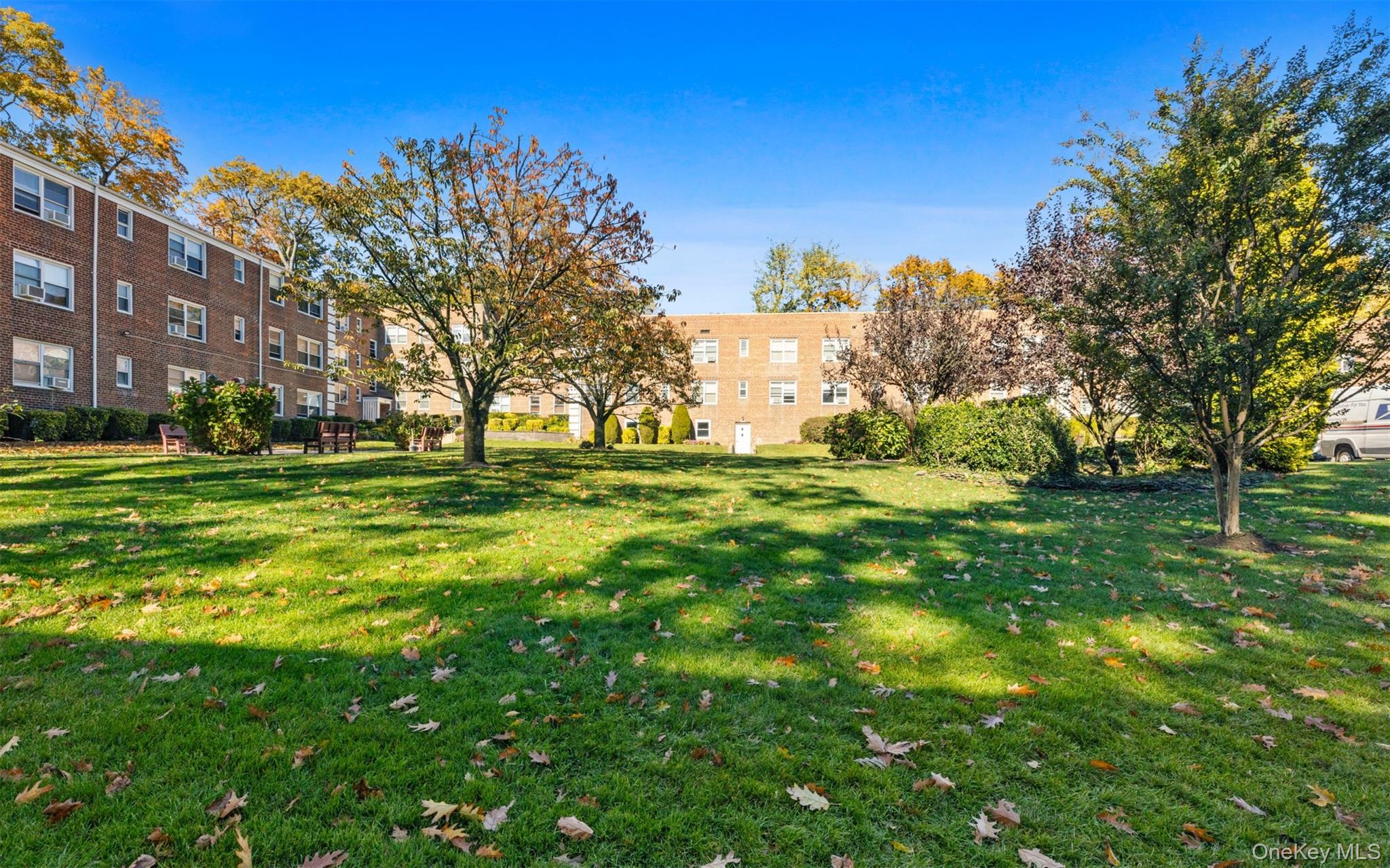 #4 photo, 2 Edwards Street, Roslyn Heights , NY 11577