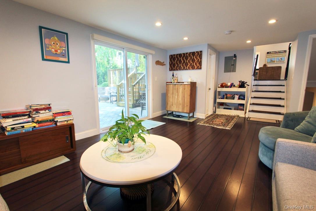 #10 photo, 83 Executive Drive, New Hyde Park , NY 11040